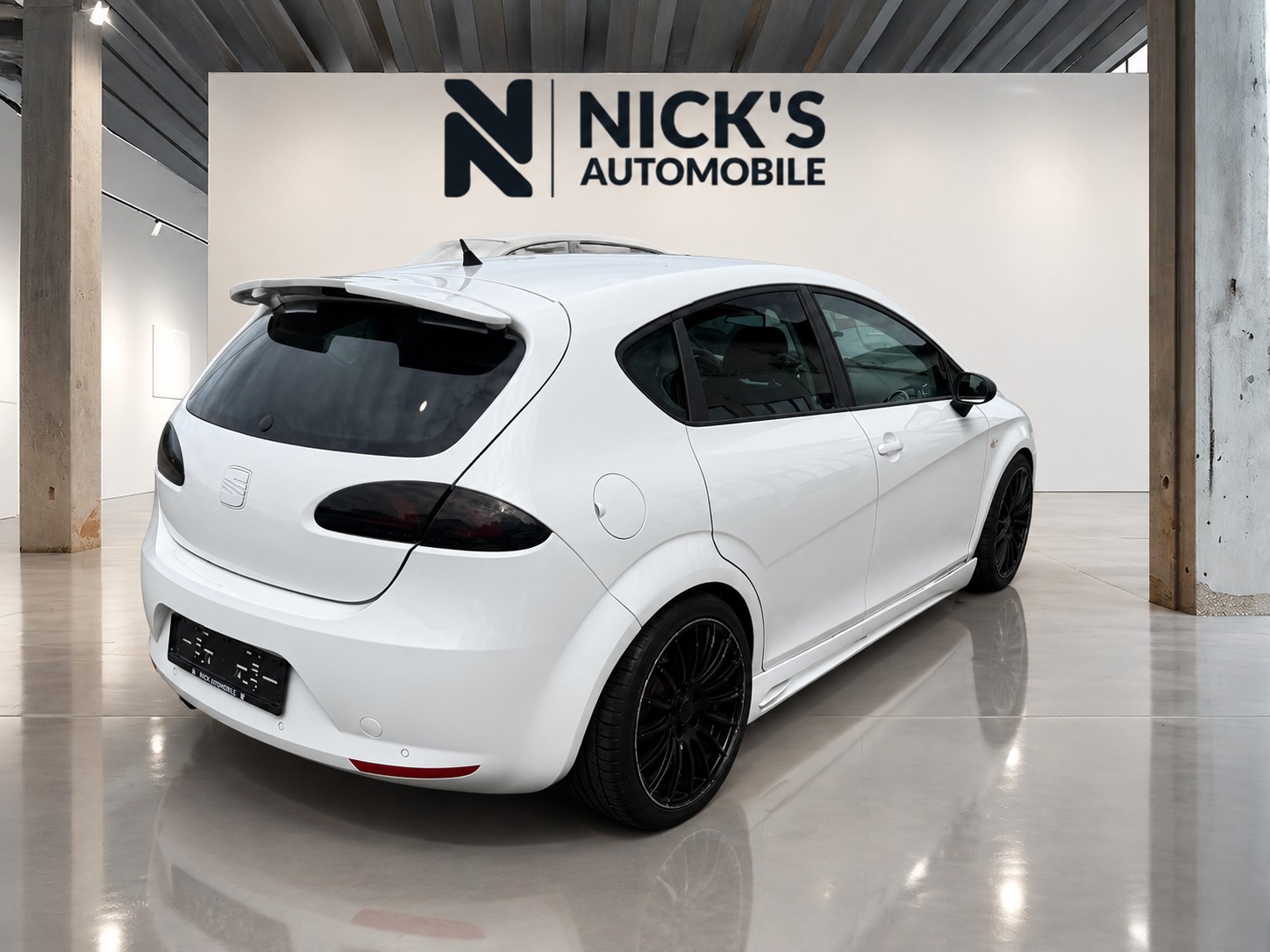 SEAT Leon 2.0 FSI T Stylance-showroom-element-2