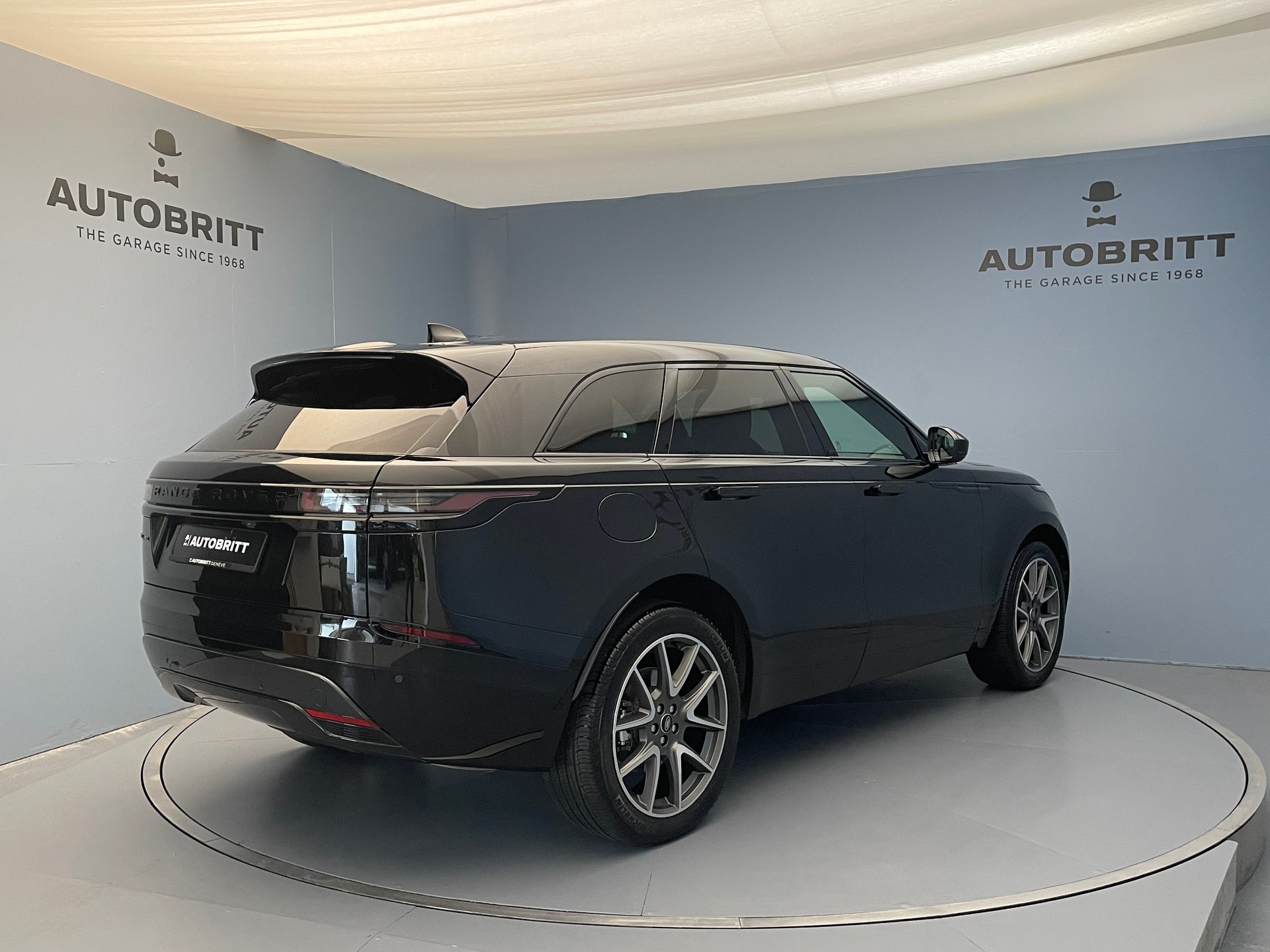 LAND ROVER Range Rover Velar 2.0 P400e Dynamic HSE-showroom-element-3