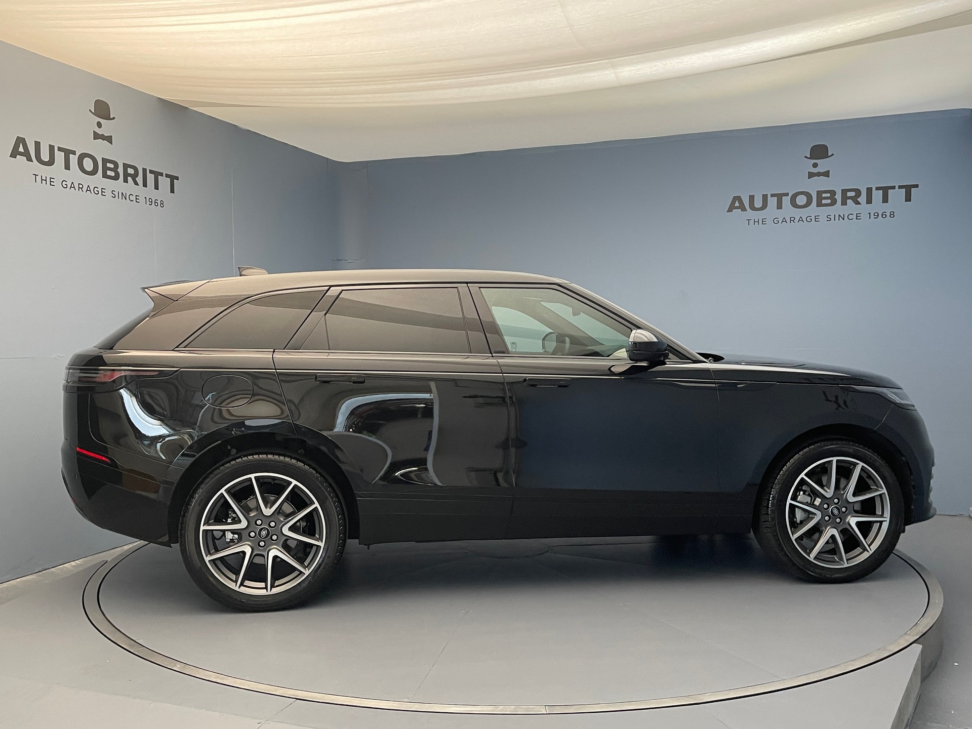 LAND ROVER Range Rover Velar 2.0 P400e Dynamic HSE-showroom-element-2