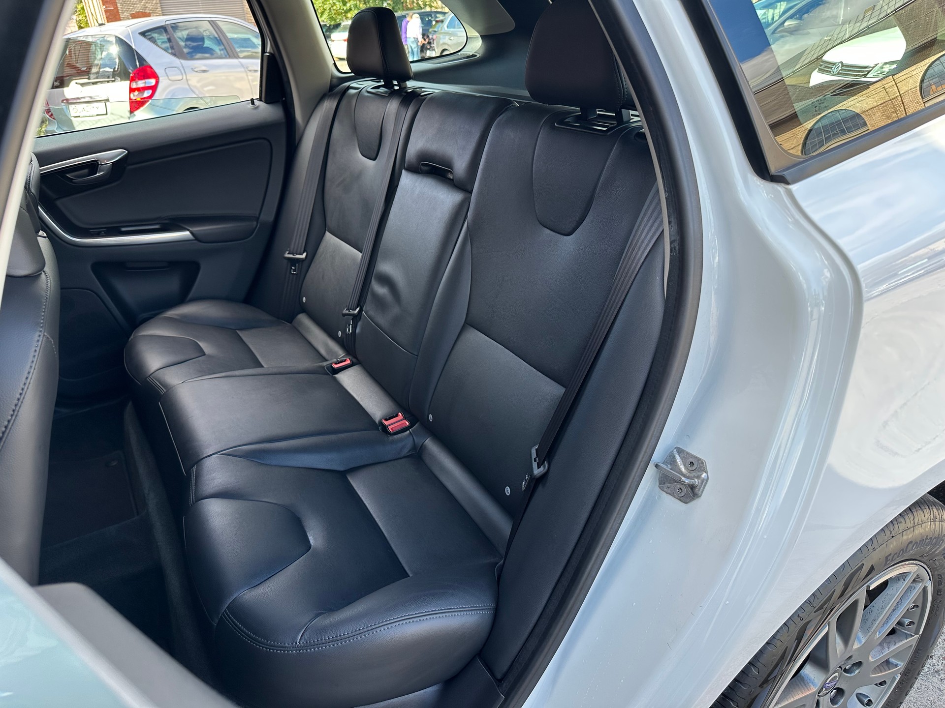 VOLVO XC60 D4 AWD Kinetic Geartronic-image-14