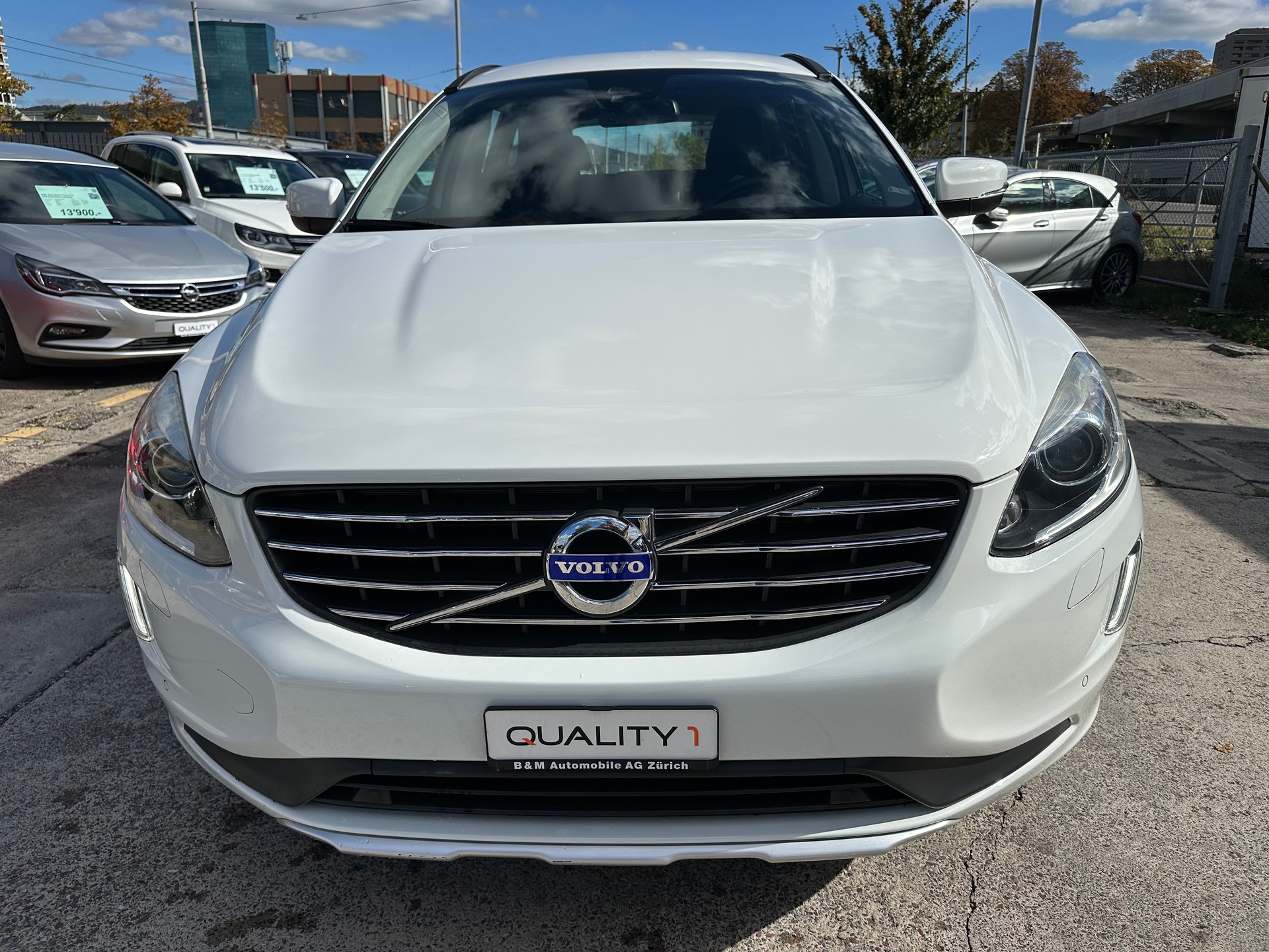 VOLVO XC60 D4 AWD Kinetic Geartronic-showroom-element-1