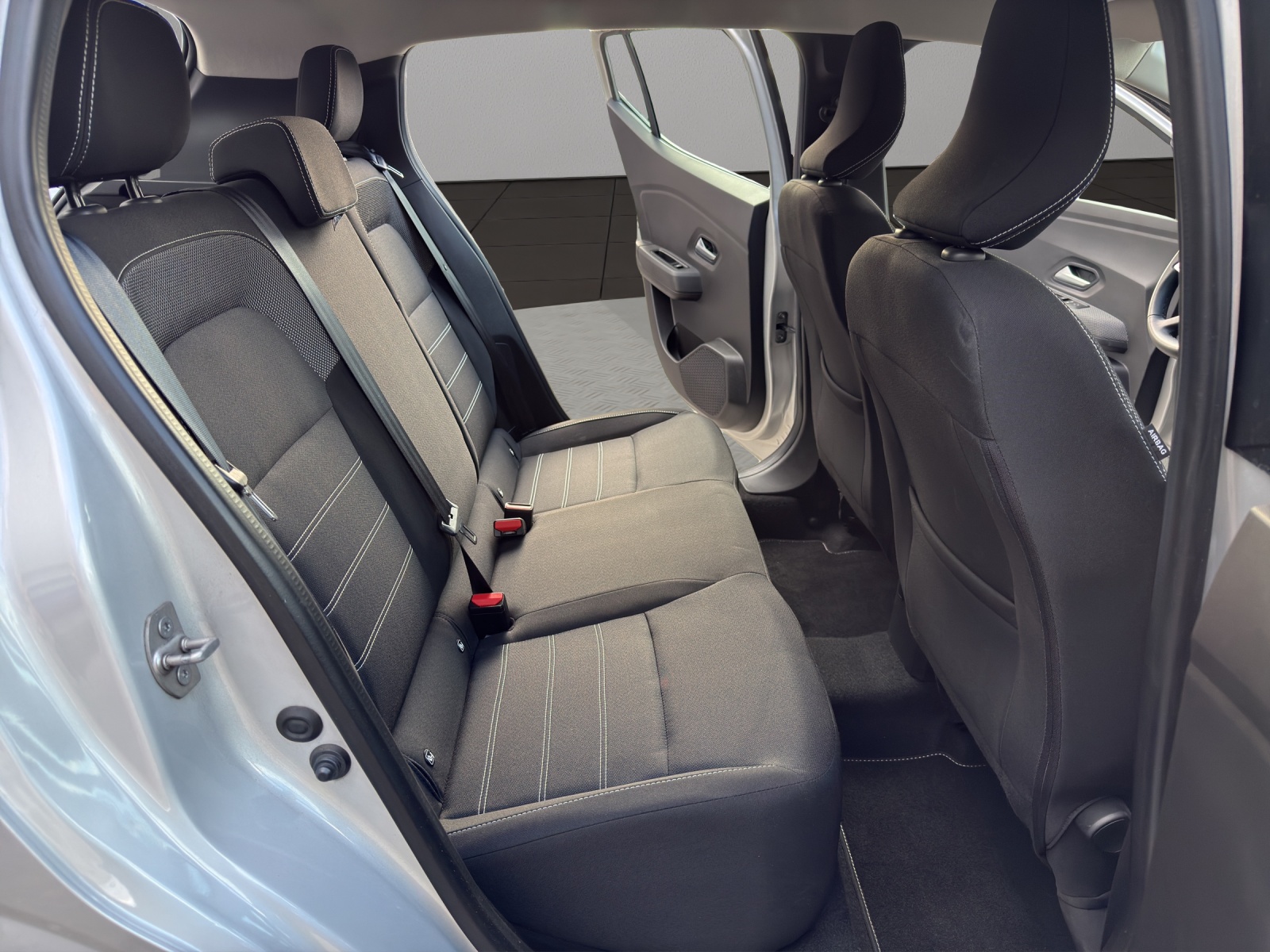DACIA Sandero TCe 90 Comfort-image-17