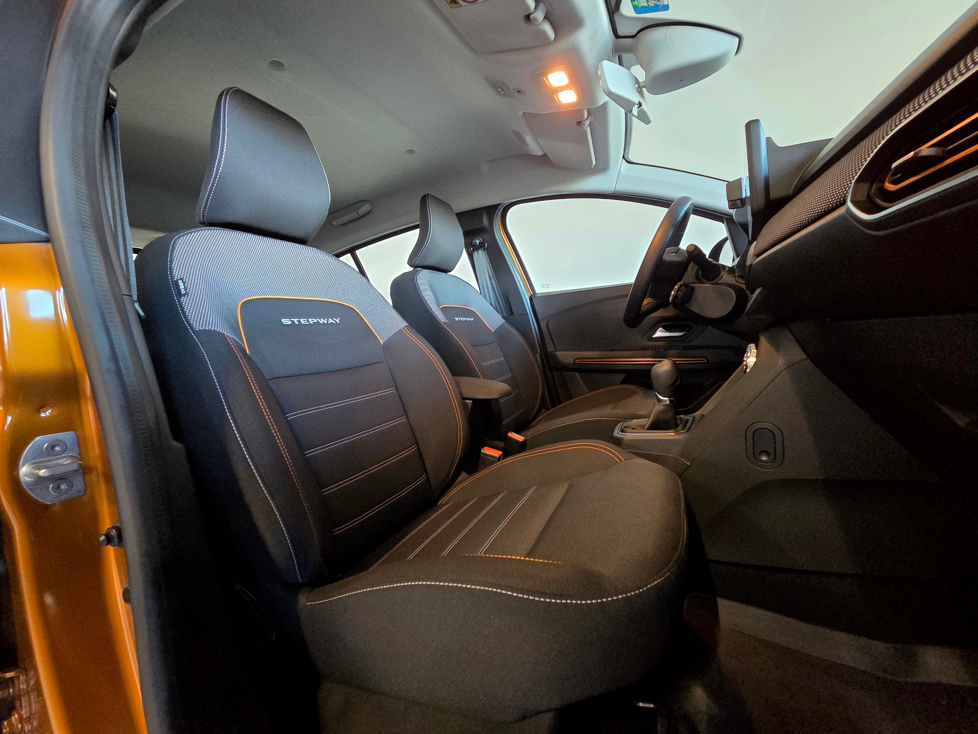 DACIA Sandero 1.0 TCe Stepway Comfort-image-12