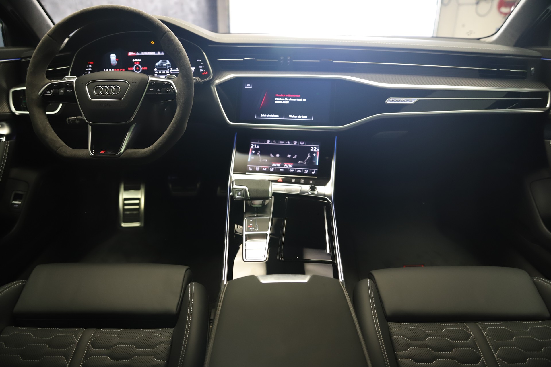 AUDI RS6 Avant 4.0 TFSI V8 quattro-image-13
