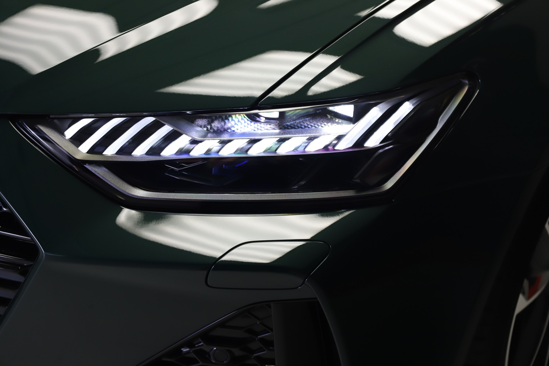 AUDI RS6 Avant 4.0 TFSI V8 quattro-image-8