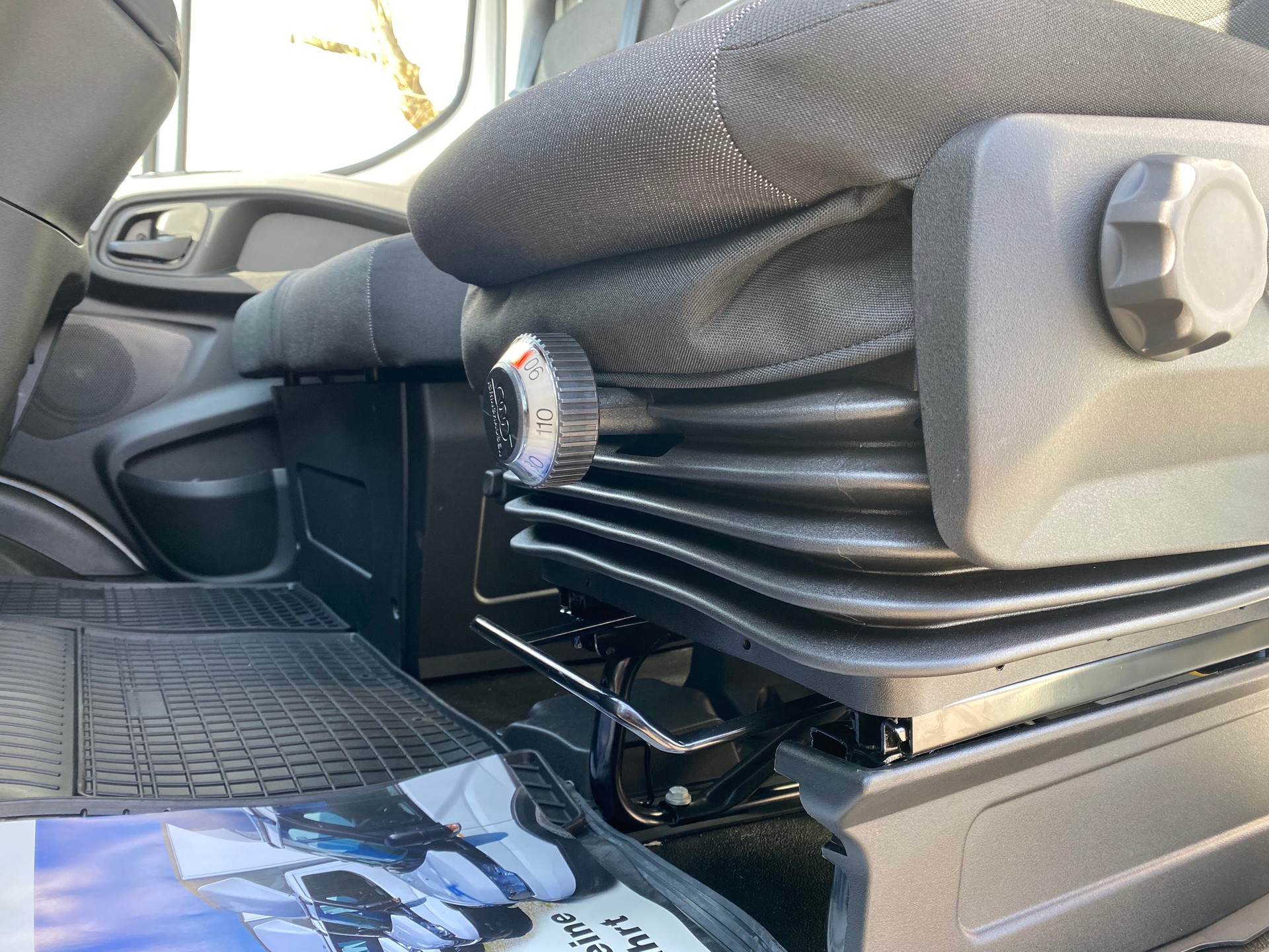 IVECO Daily 35 S 18 Möbelwagen mit Flügeltüren 2.43m Innenhöhe-image-12