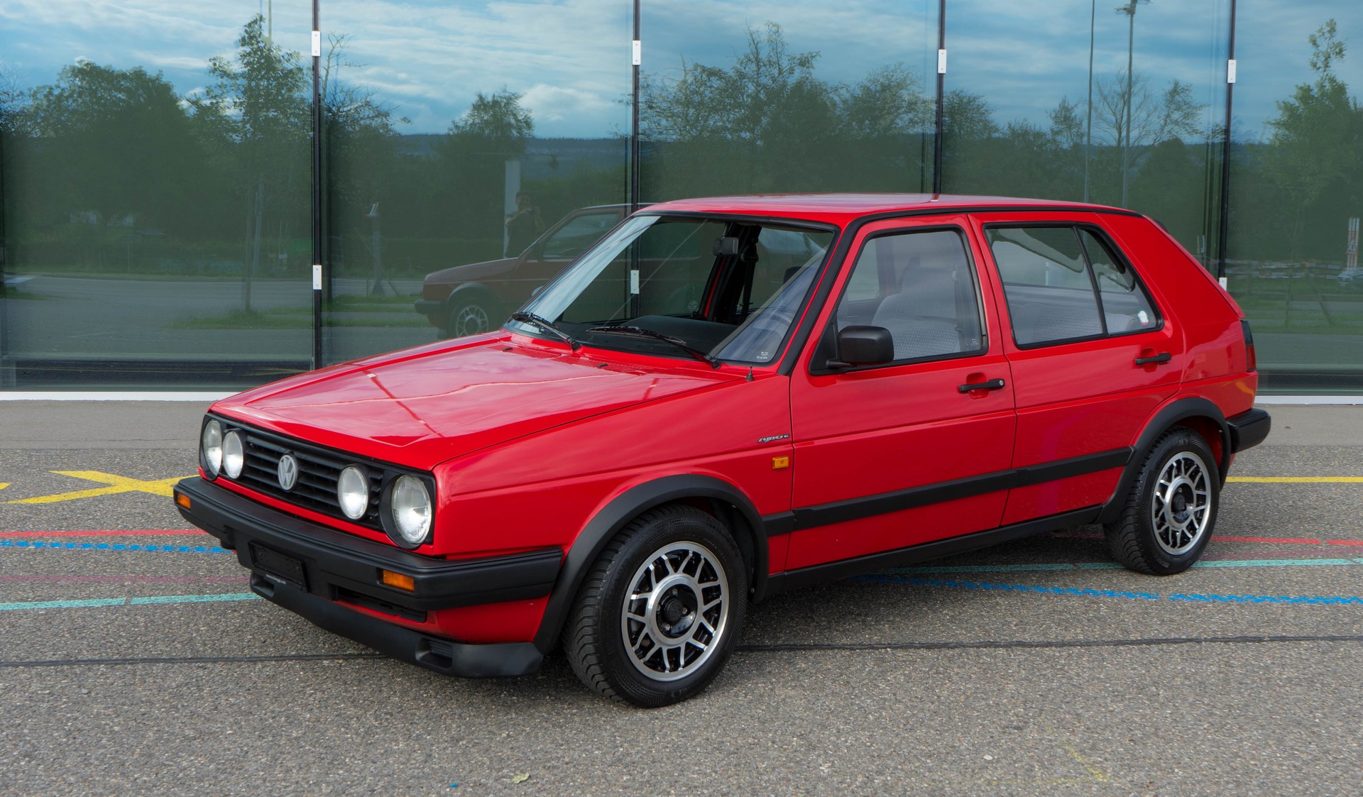 VW Golf 1800 GT syncro ABS mit VETERANEN MFK-showroom-element-3