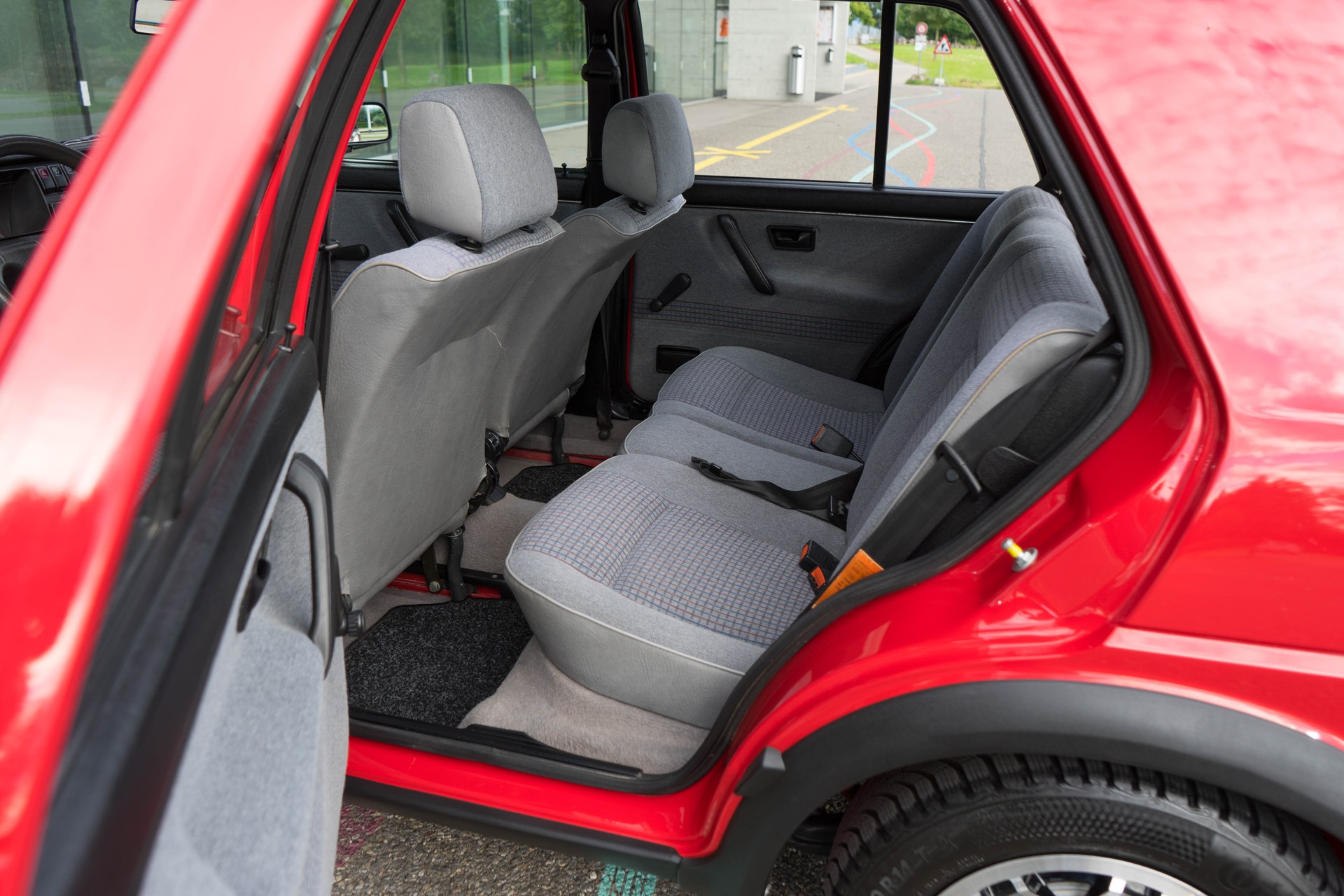 VW Golf 1800 GT syncro ABS mit VETERANEN MFK-image-12