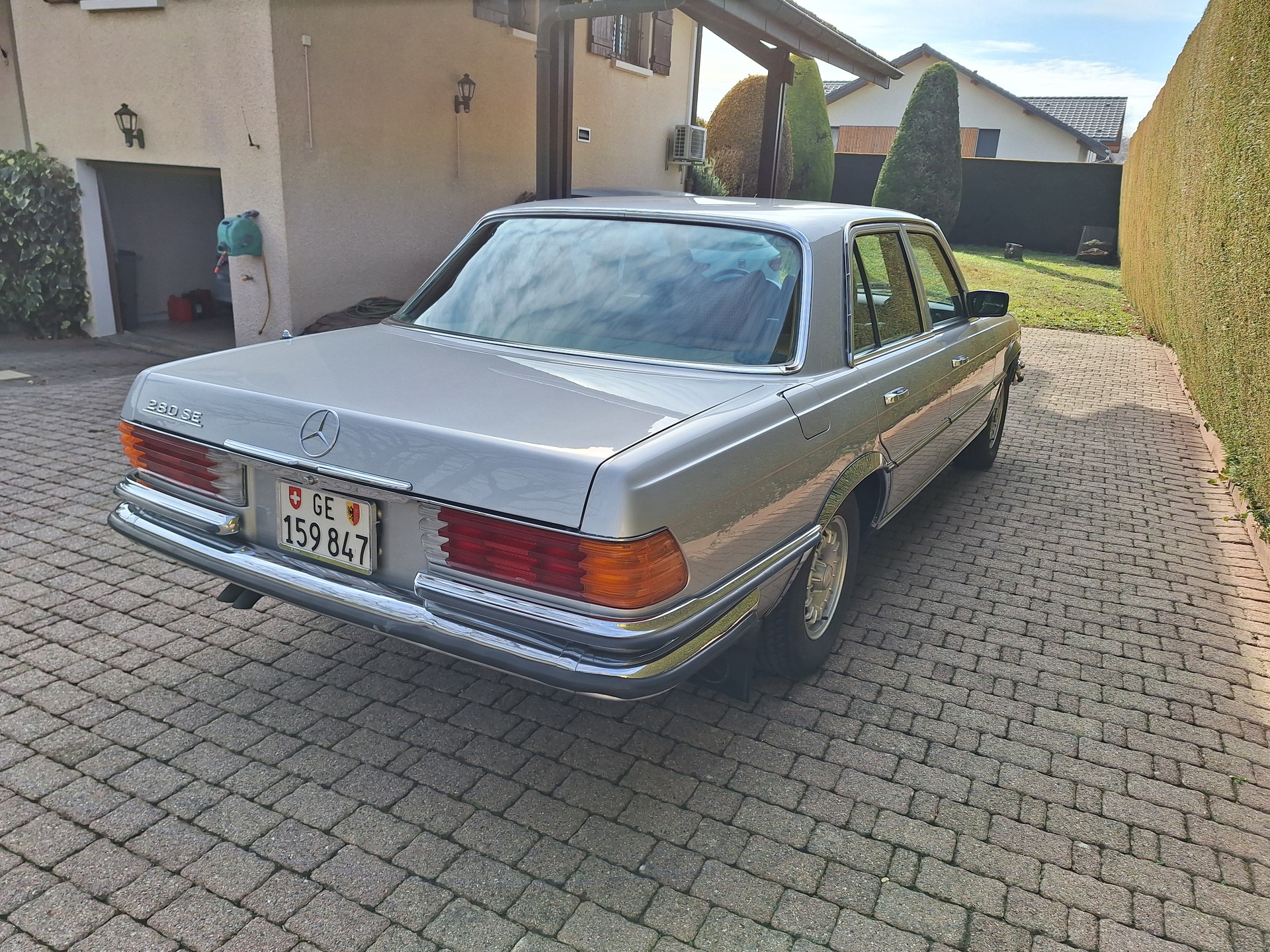 MERCEDES-BENZ 280 SE, PEINTURE NEUVE-image-3