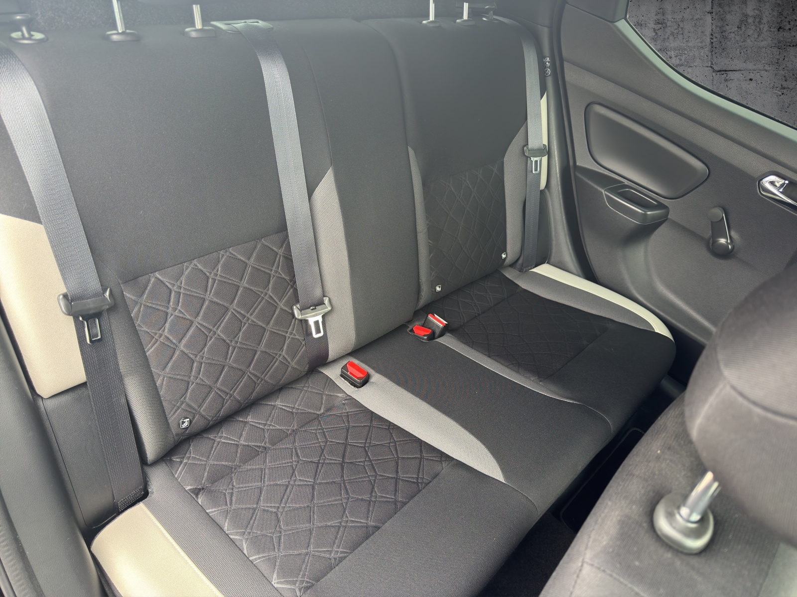 NISSAN Micra 0.9 IG-T n-connecta-image-9