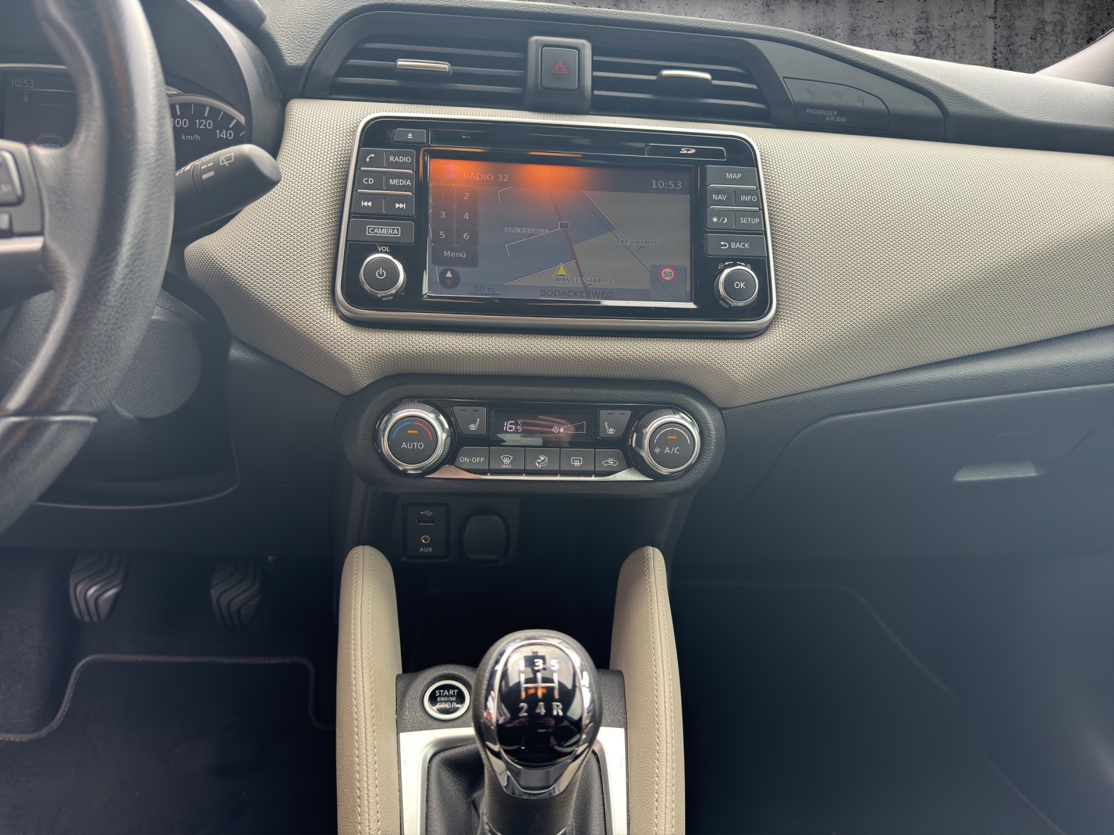 NISSAN Micra 0.9 IG-T n-connecta-image-15
