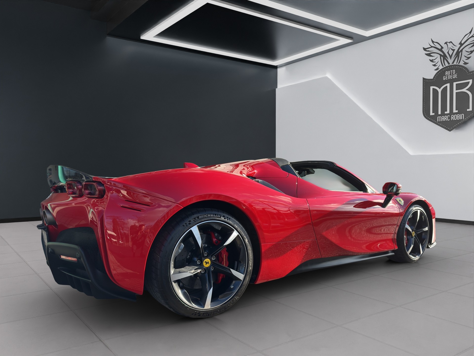 FERRARI SF90 Spider Assetto Fiorano-showroom-element-3