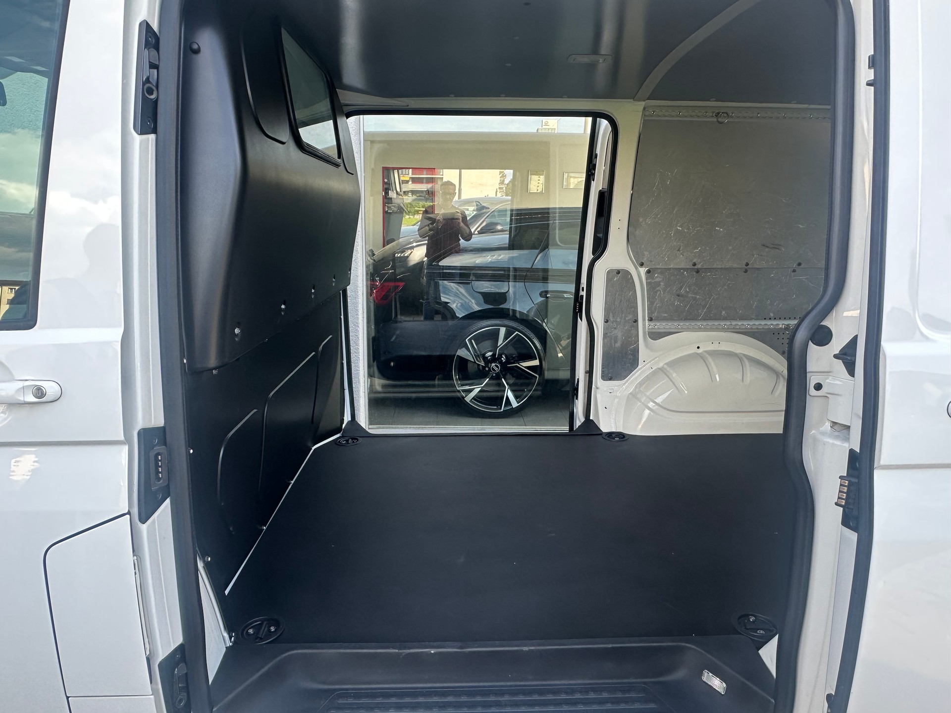 VW T6.1 2.0 TDI-image-6