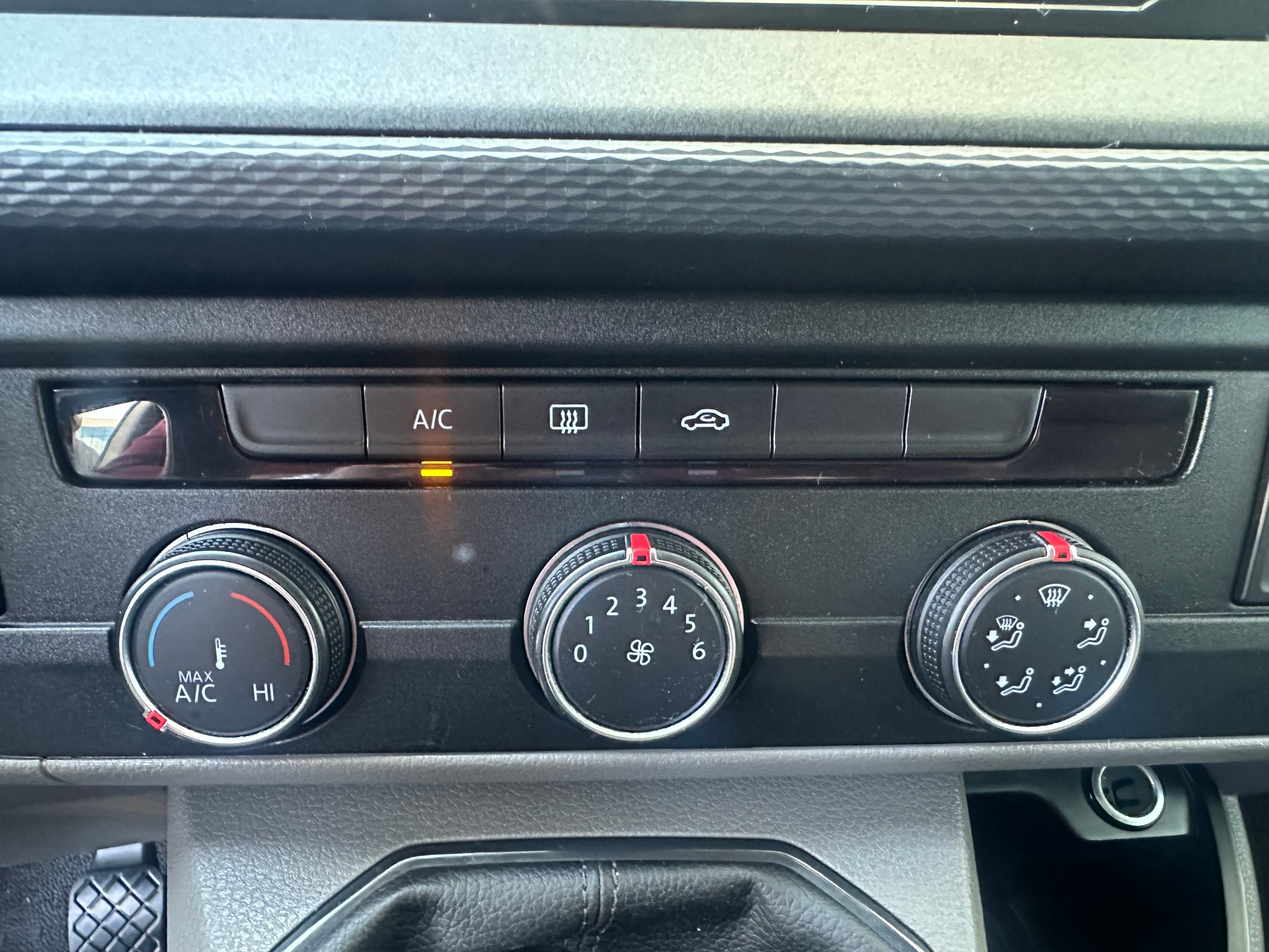 VW T6.1 2.0 TDI-image-13