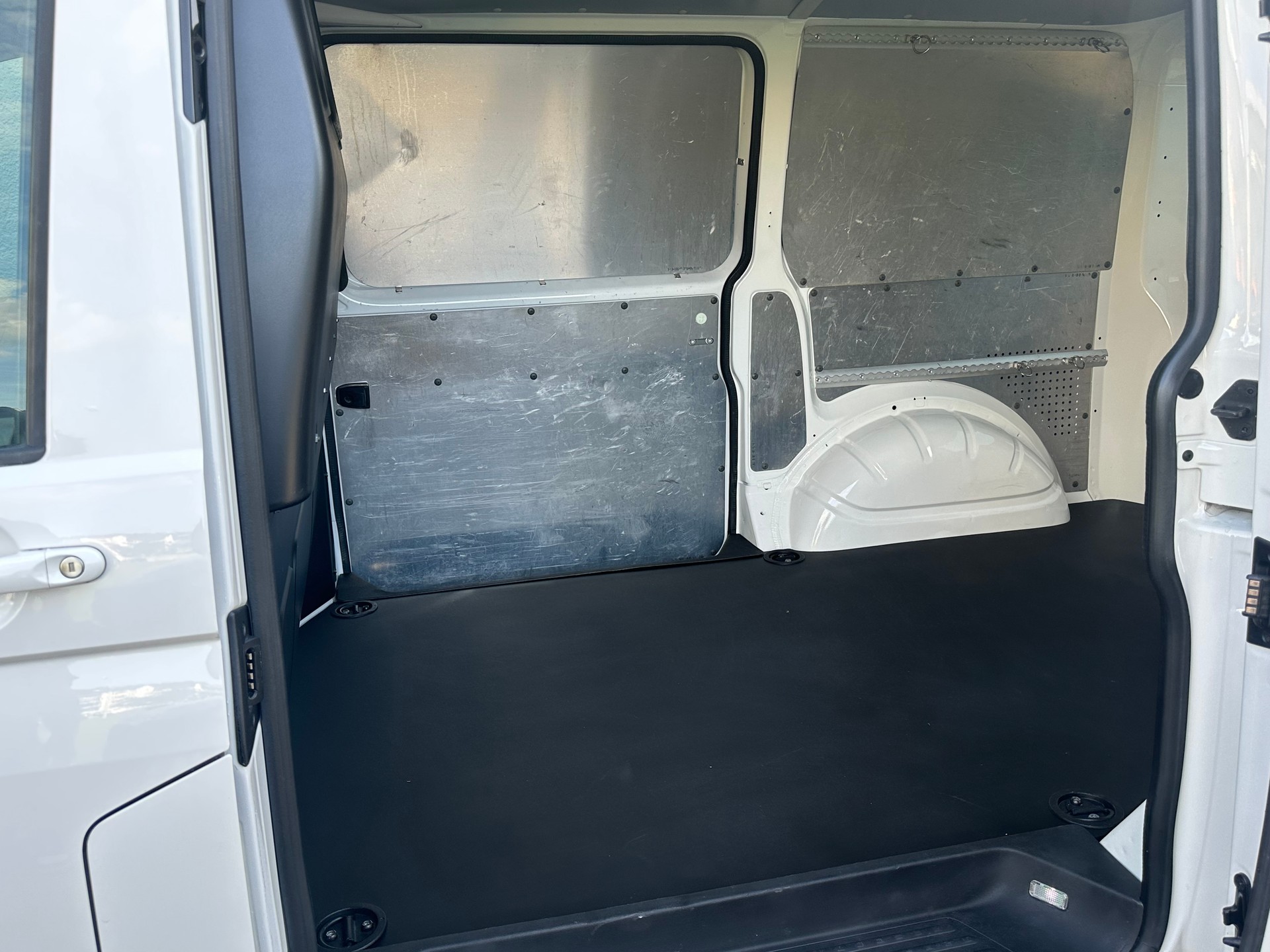 VW T6.1 2.0 TDI-image-7