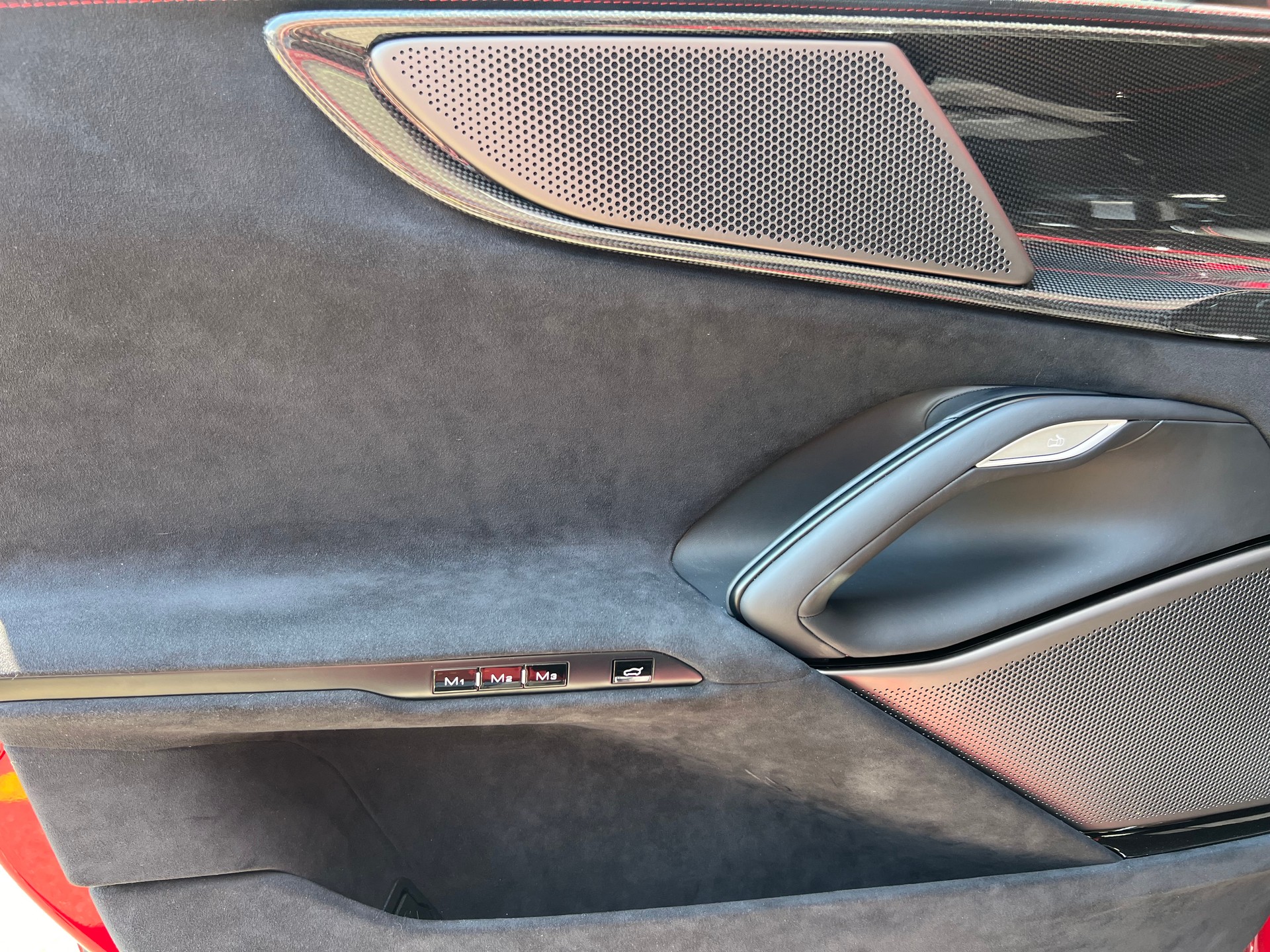 FERRARI Purosangue 6.5 V12-image-15