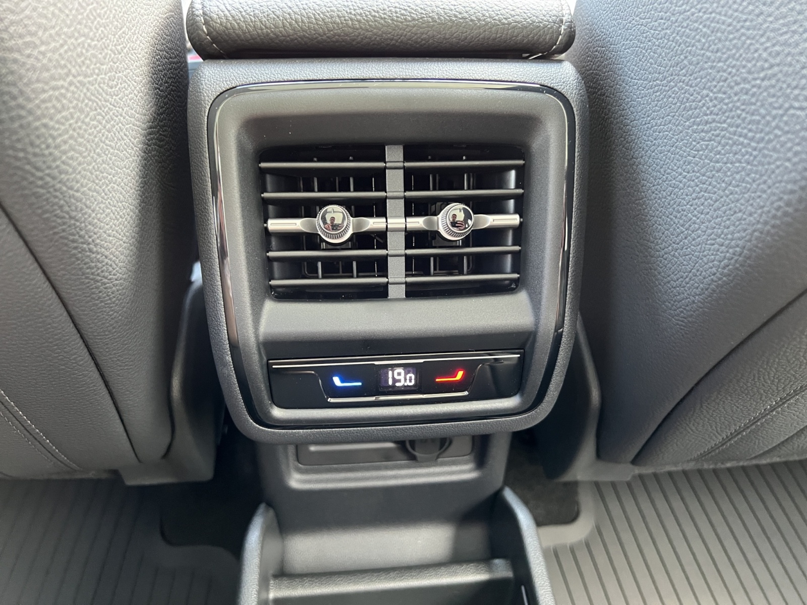 SKODA Kodiaq 2.0 TDI Selection 4x4-image-13