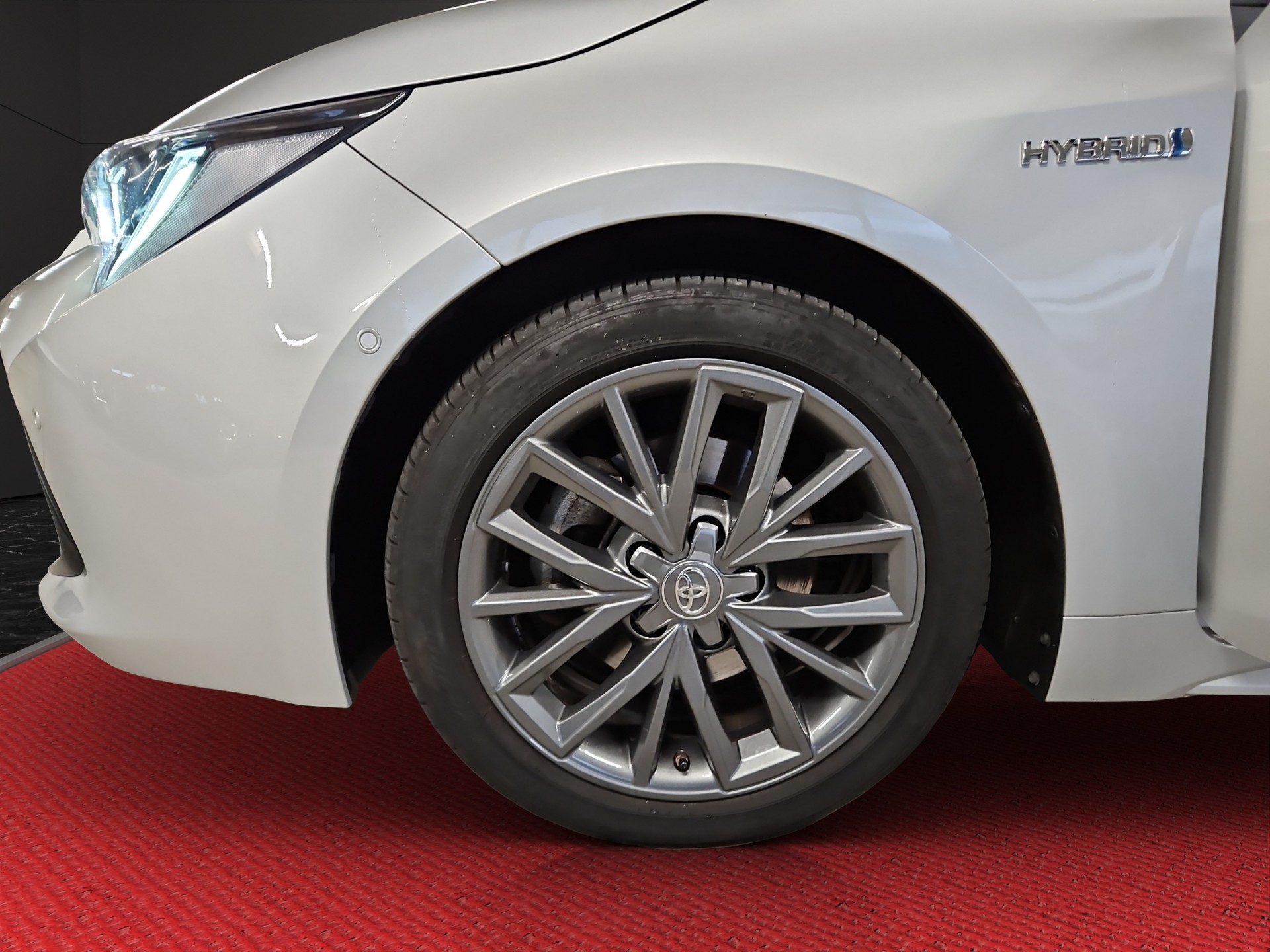TOYOTA Corolla 2.0 HSD Trend e-CVT-image-13