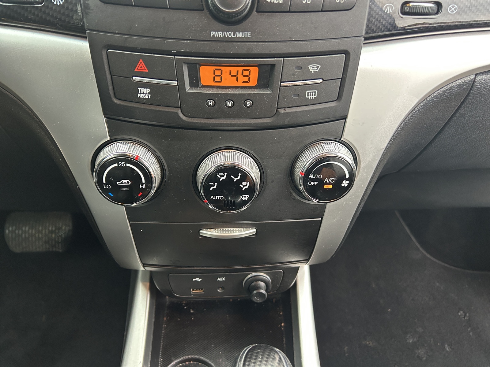 KGM-SsangYong Korando 2.0 e-XDI Quartz 4WD Automatic-image-10