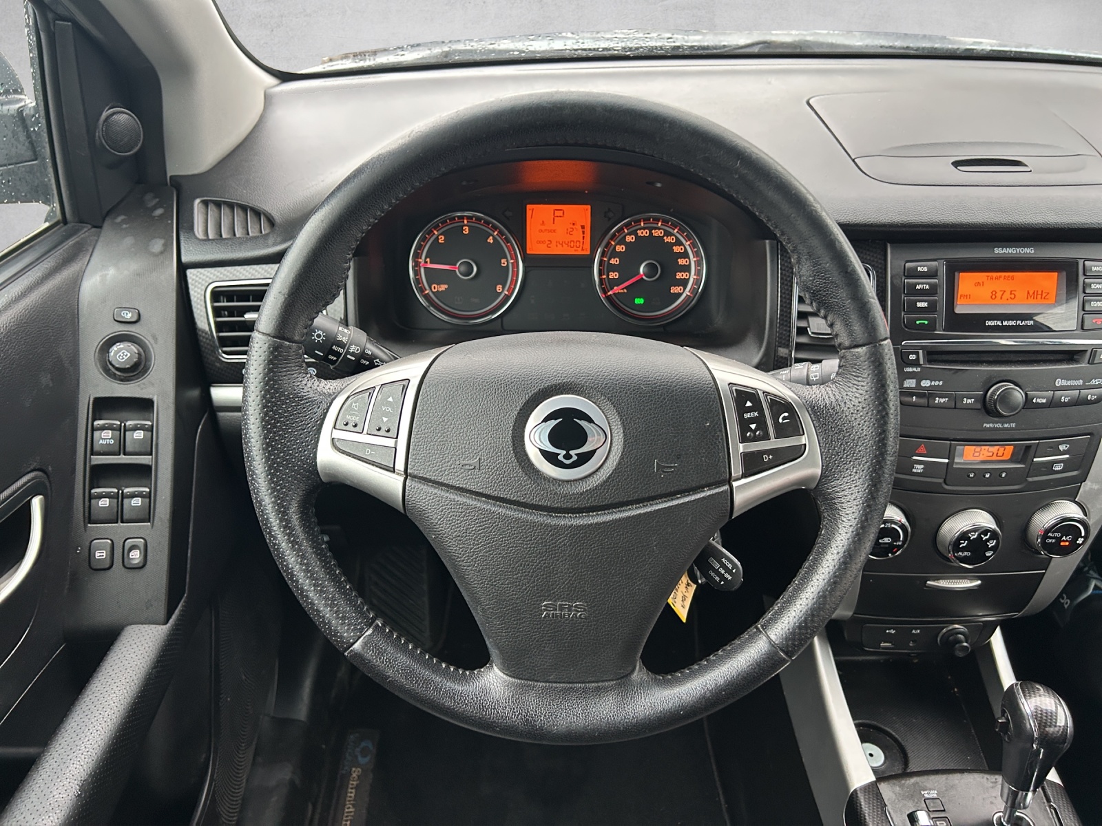 KGM-SsangYong Korando 2.0 e-XDI Quartz 4WD Automatic-image-17
