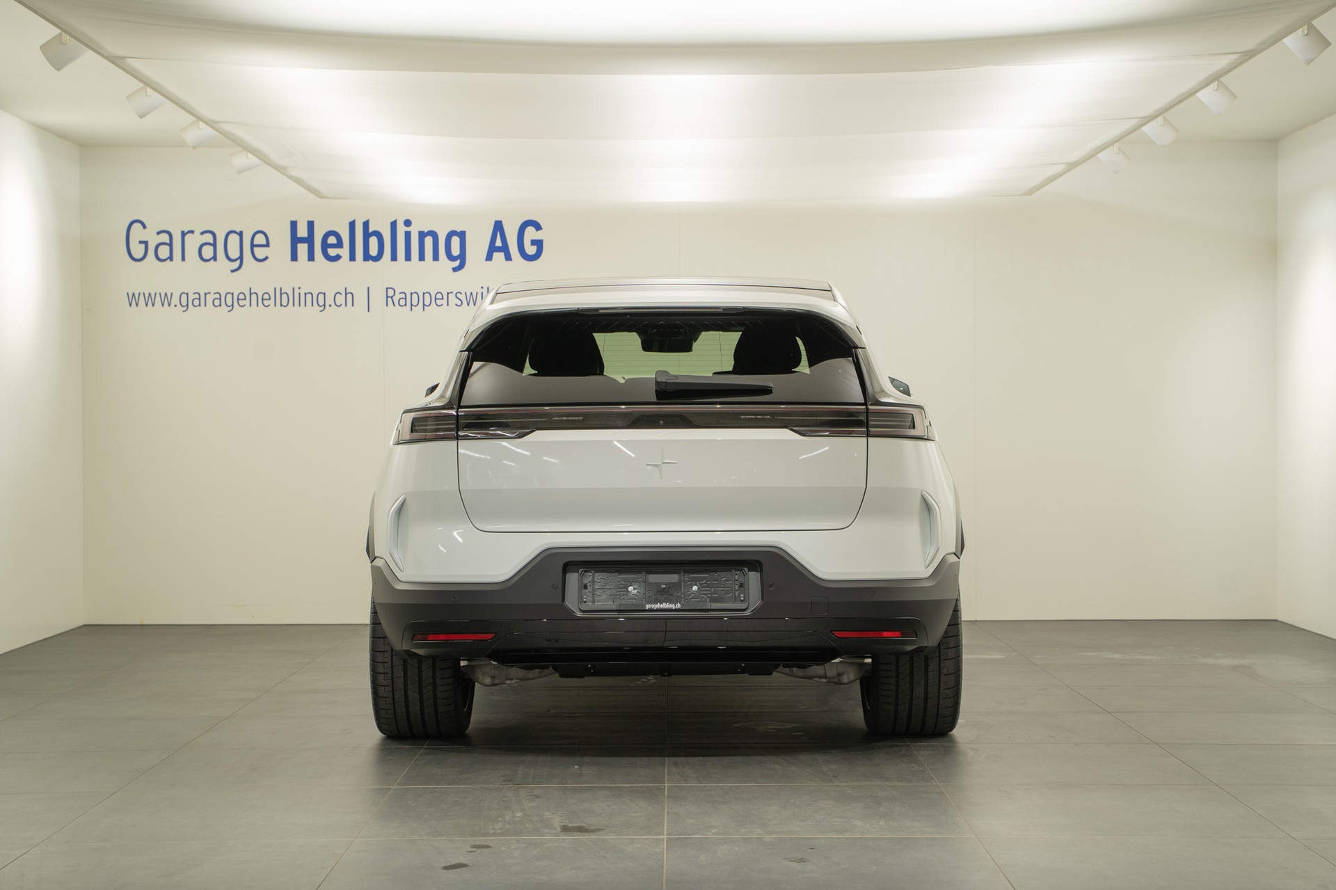 POLESTAR 3 Long Range Dual Motor Performance-showroom-element-3