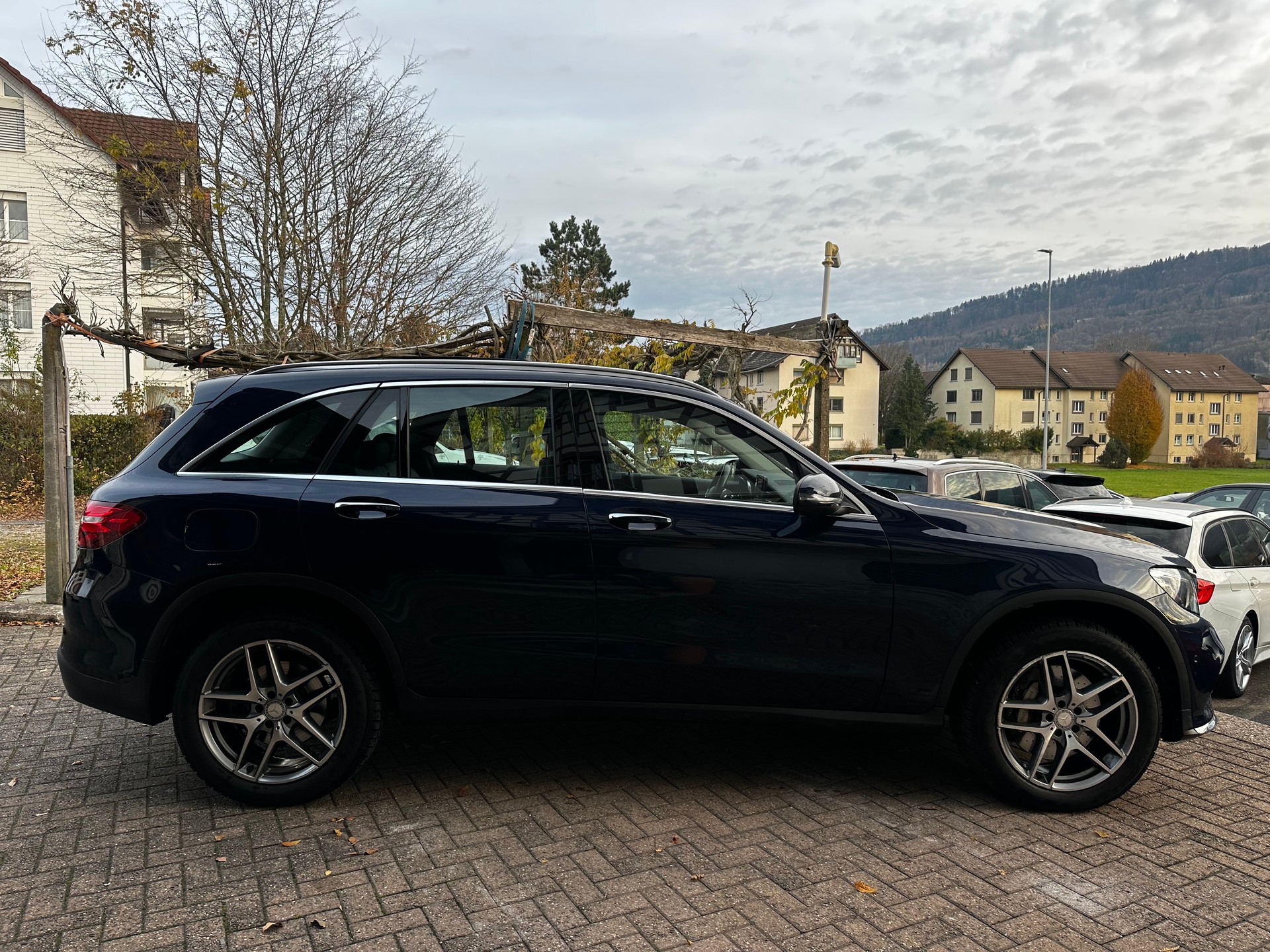 MERCEDES-BENZ GLC 250 d AMG Line 4Matic 9G-Tronic-image-4