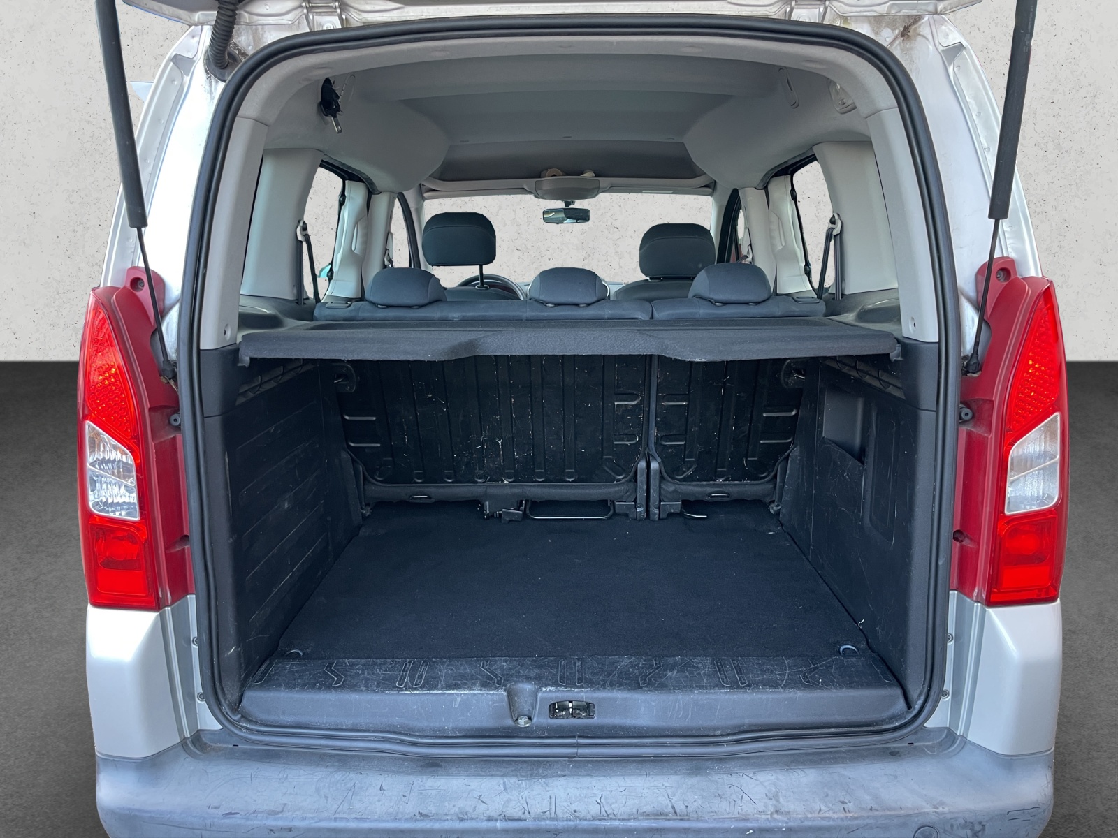 PEUGEOT Partner Tepee 1.6 e-HDI 92 Trendy EGS-image-10