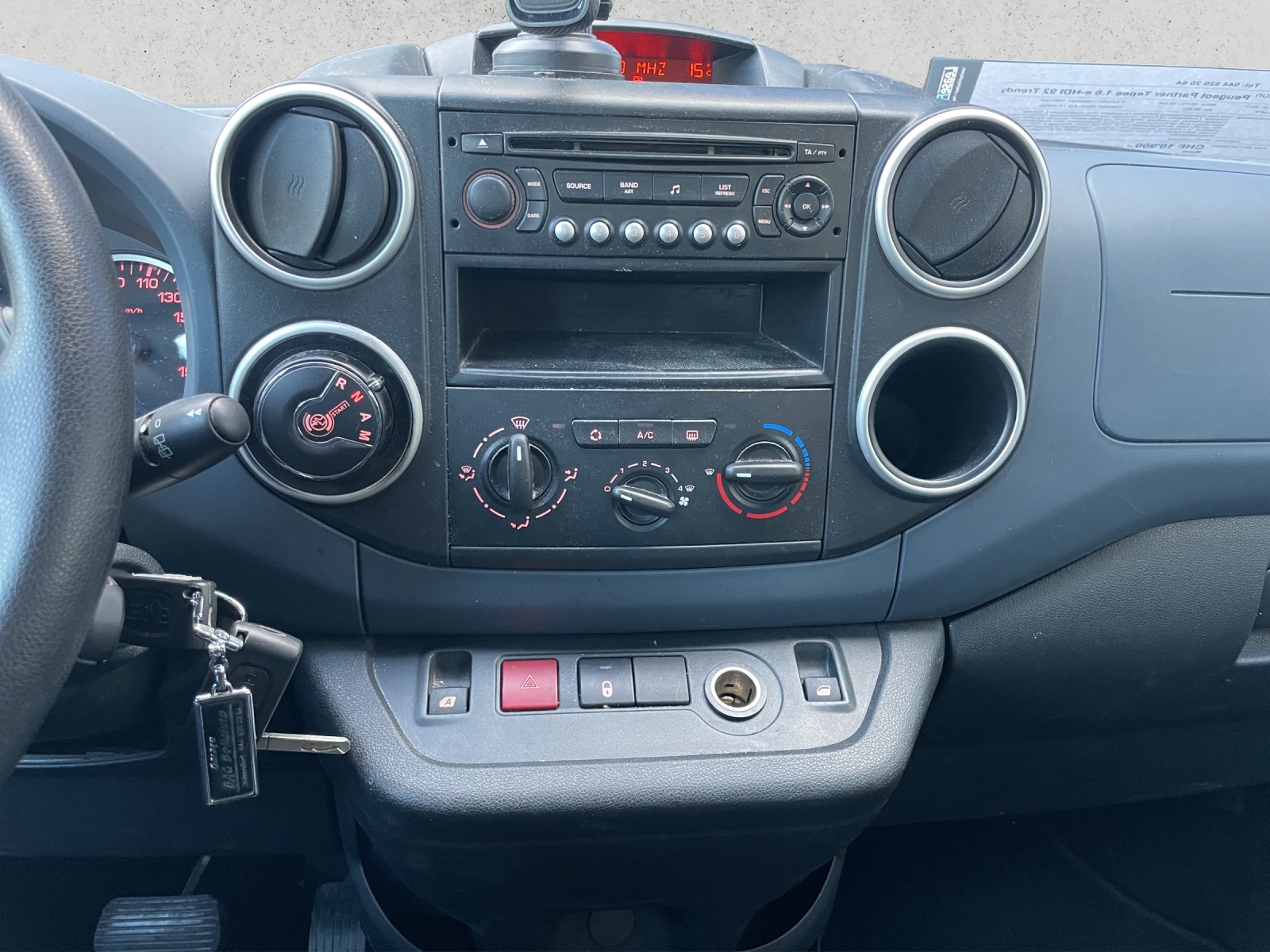 PEUGEOT Partner Tepee 1.6 e-HDI 92 Trendy EGS-image-9