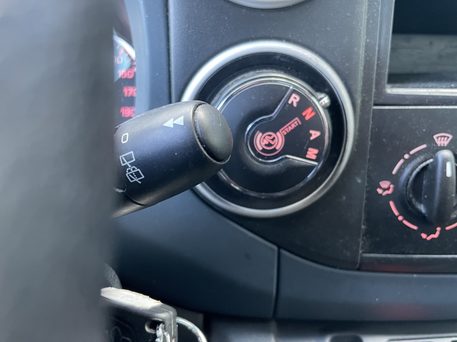 PEUGEOT Partner Tepee 1.6 e-HDI 92 Trendy EGS-image-14