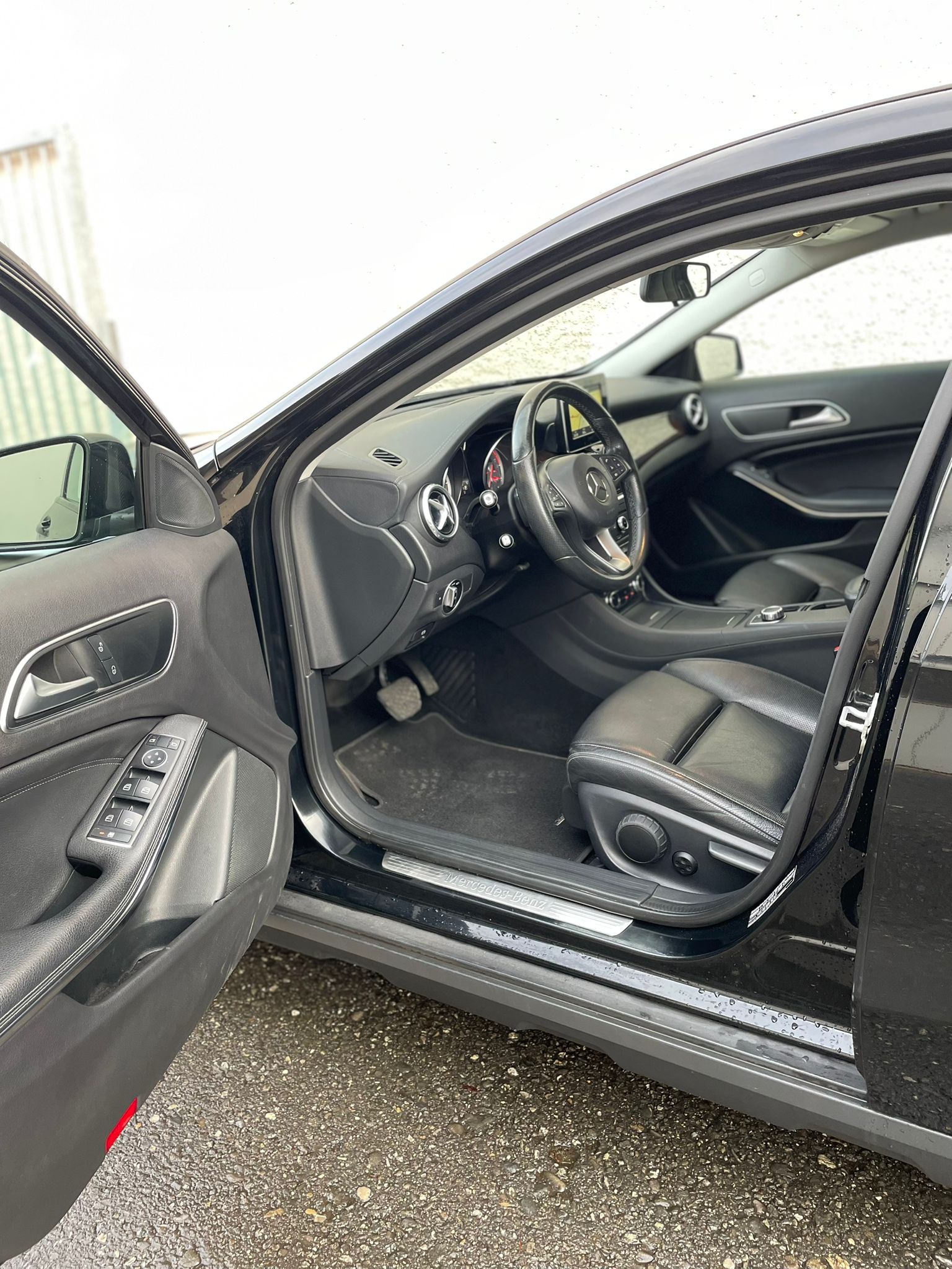MERCEDES-BENZ GLA 200 CDI Swiss Star Edition 4Matic 7G-DCT-image-7