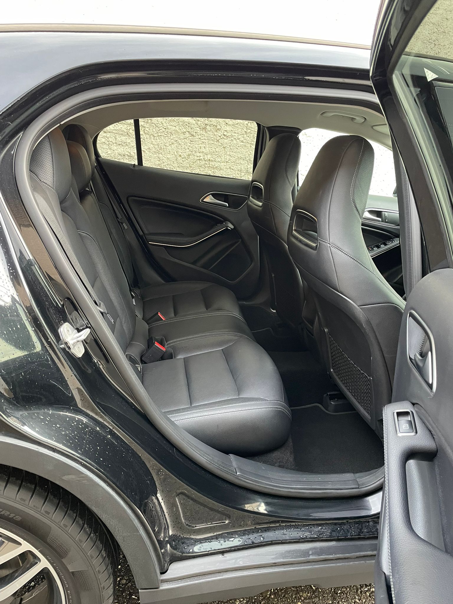 MERCEDES-BENZ GLA 200 CDI Swiss Star Edition 4Matic 7G-DCT-image-12