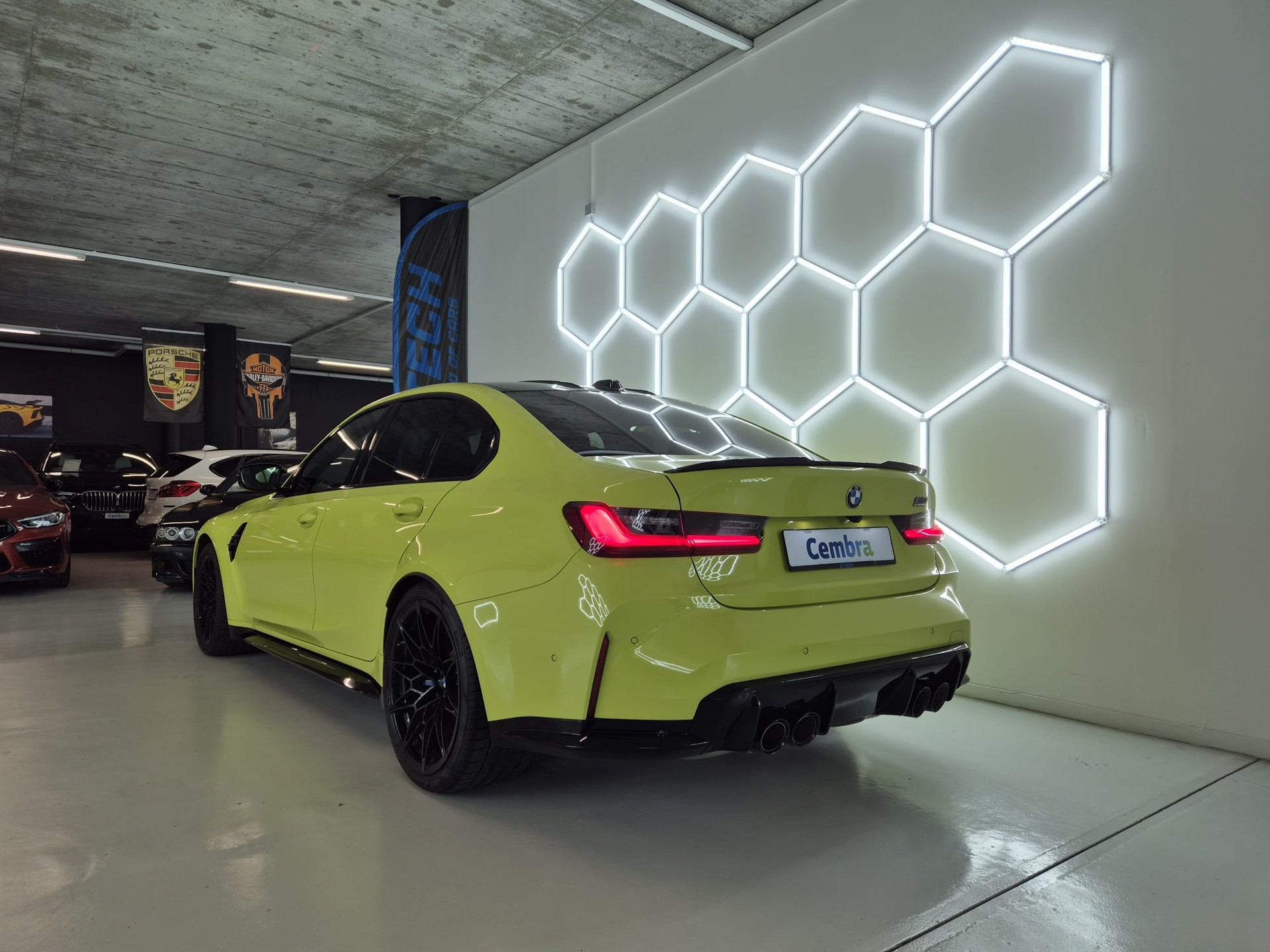 BMW M3 Competition M xDrive-showroom-element-3