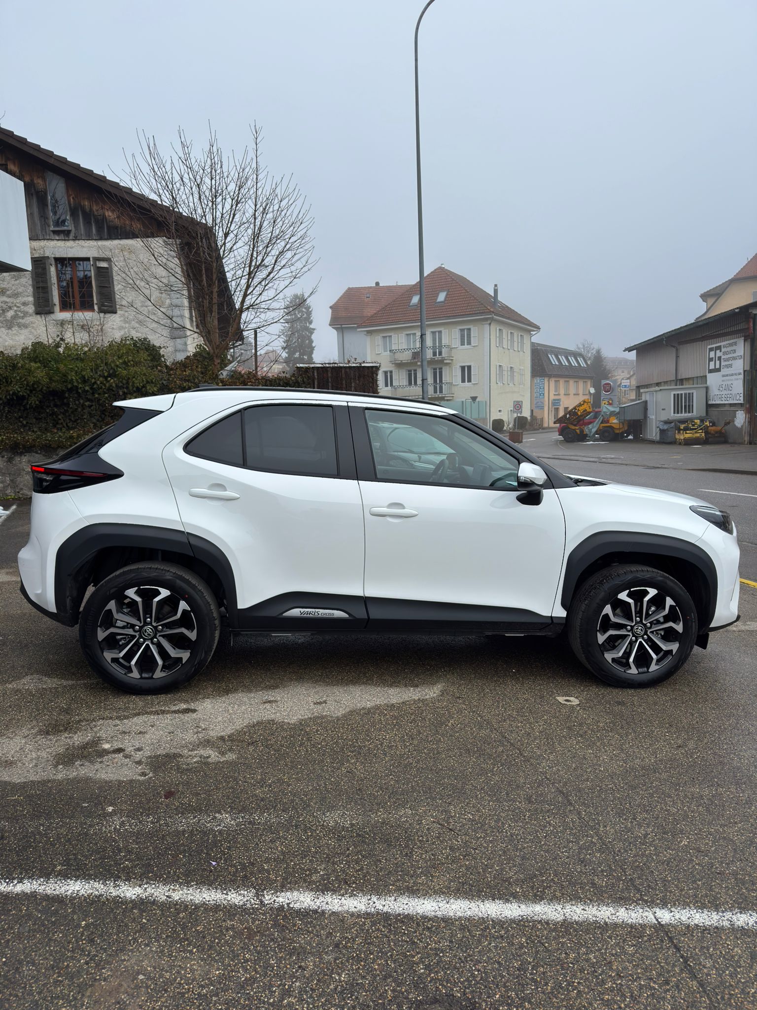 TOYOTA Yaris Cross 1.5 Trend e-CVT-image-3