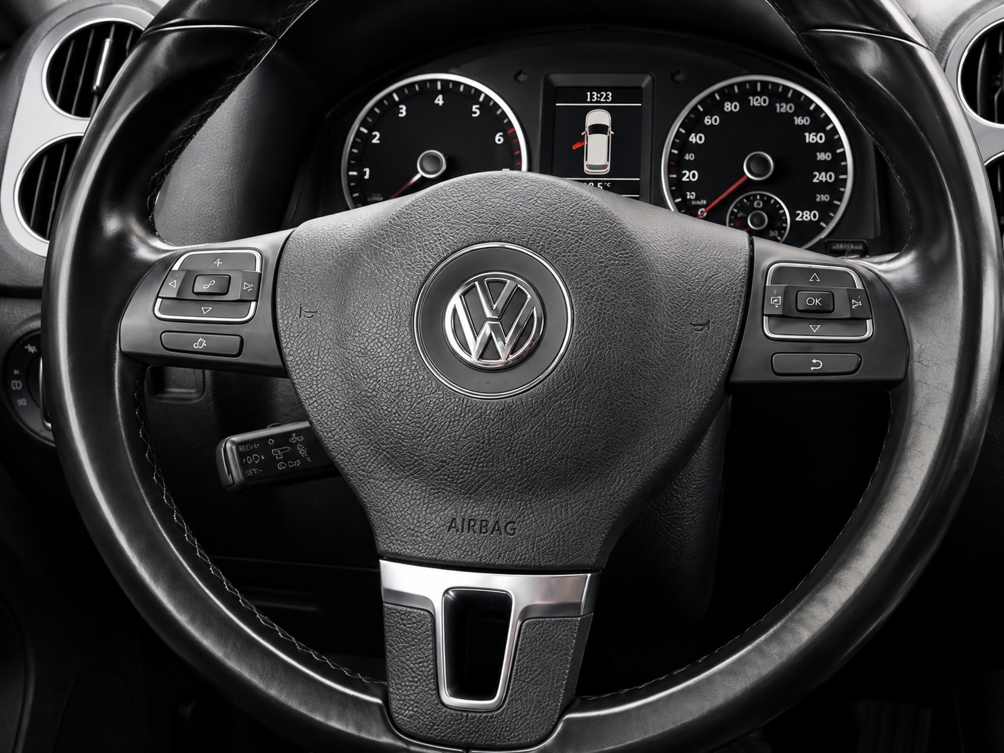 VW Tiguan 2.0 TSI Sport&Style 4Motion DSG-image-13