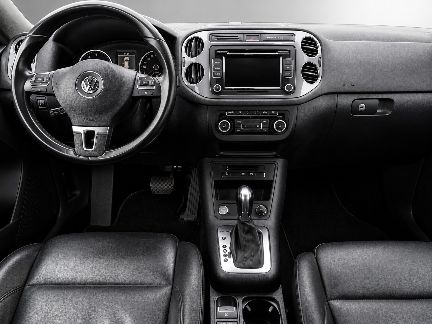 VW Tiguan 2.0 TSI Sport&Style 4Motion DSG-image-11