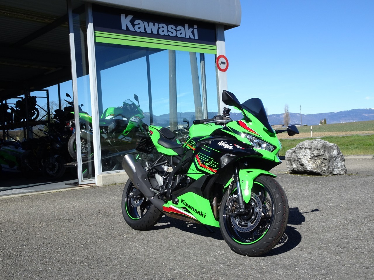 KAWASAKI Ninja ZX-4 RR-image-1