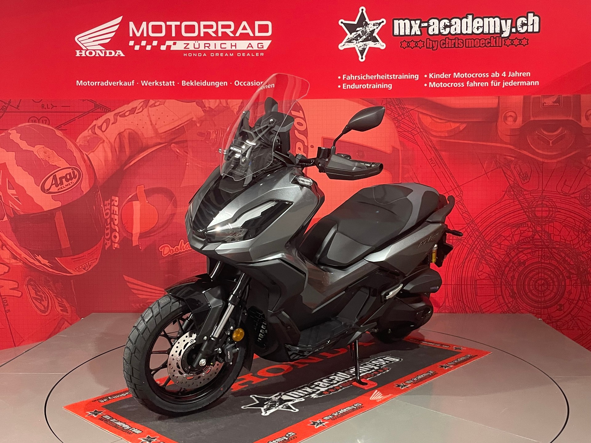 HONDA *ADV350**Modell 2026**Neufahrzeug**Iridium Grey Metallic*-showroom-element-3
