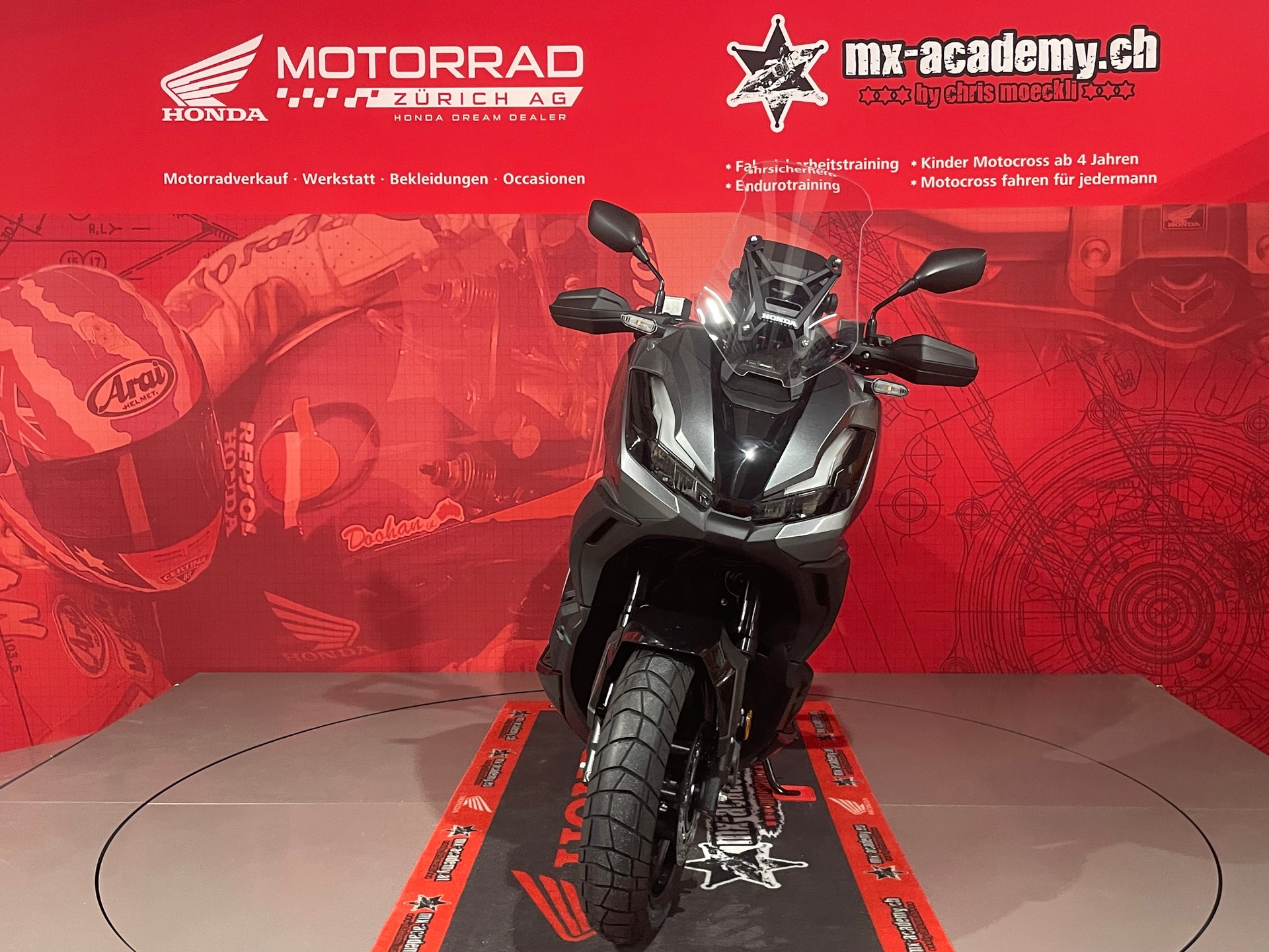 HONDA *ADV350**Modell 2026**Neufahrzeug**Iridium Grey Metallic*-showroom-element-2
