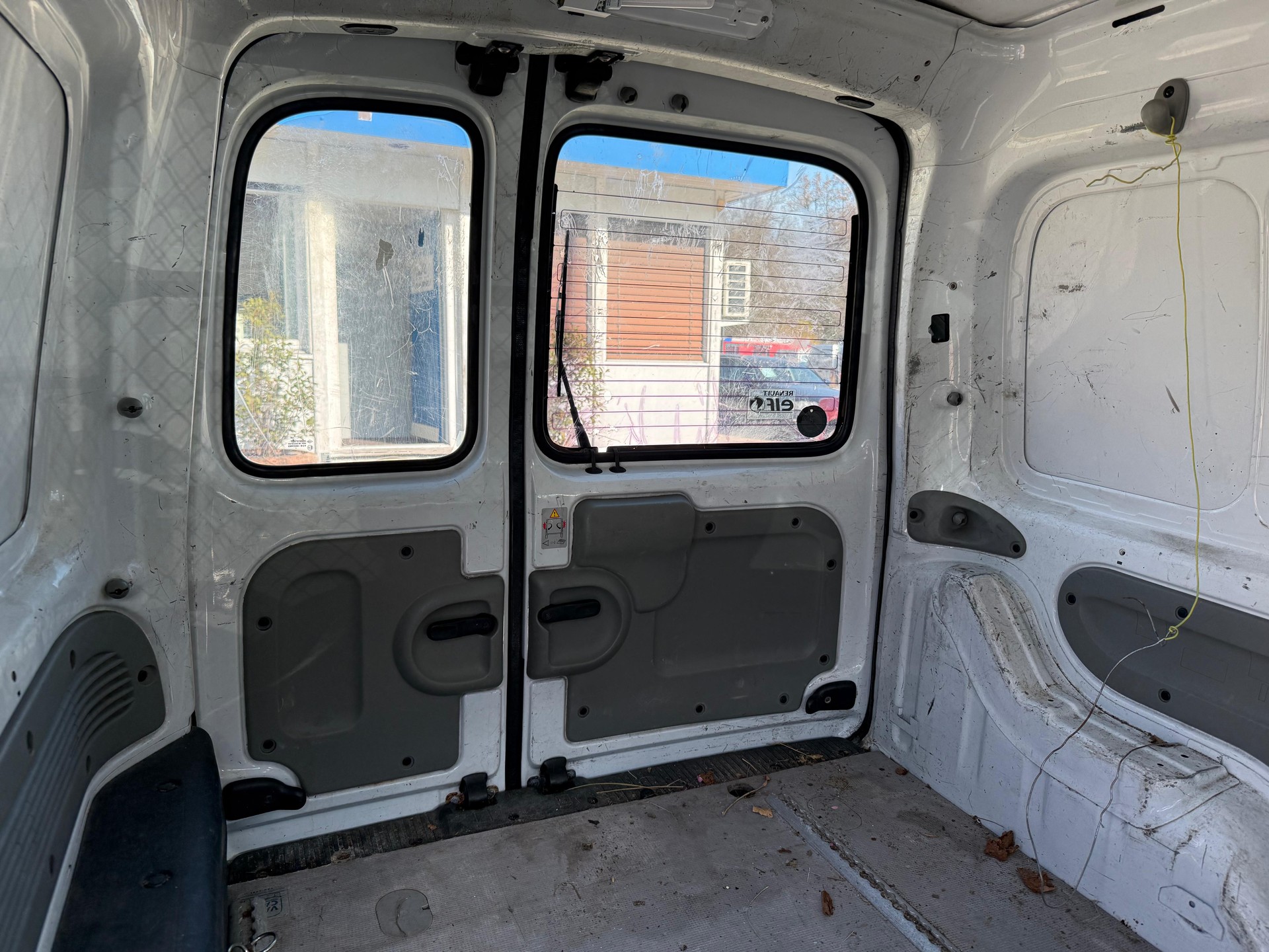 RENAULT Kangoo 1.5 dCi-image-13