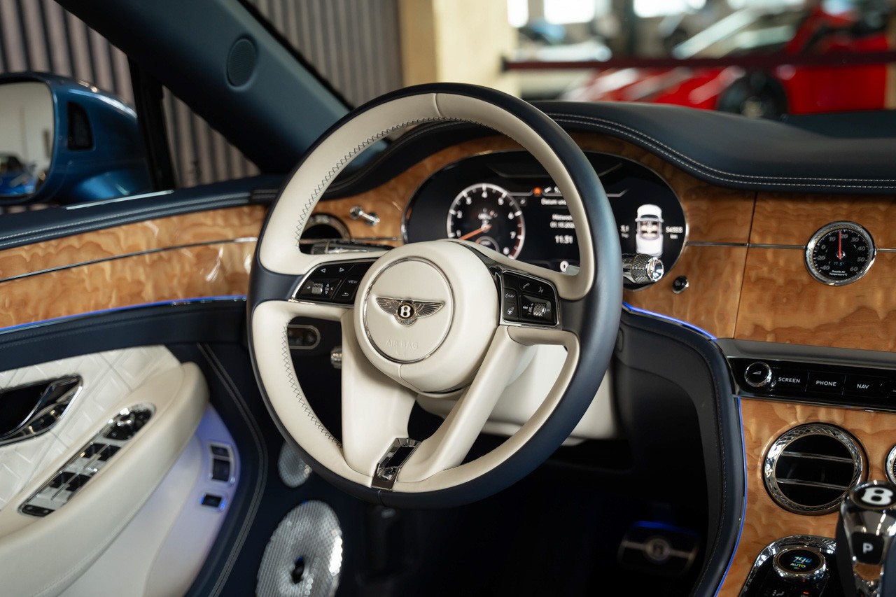 BENTLEY Continental GTC 6.0 W12-image-38