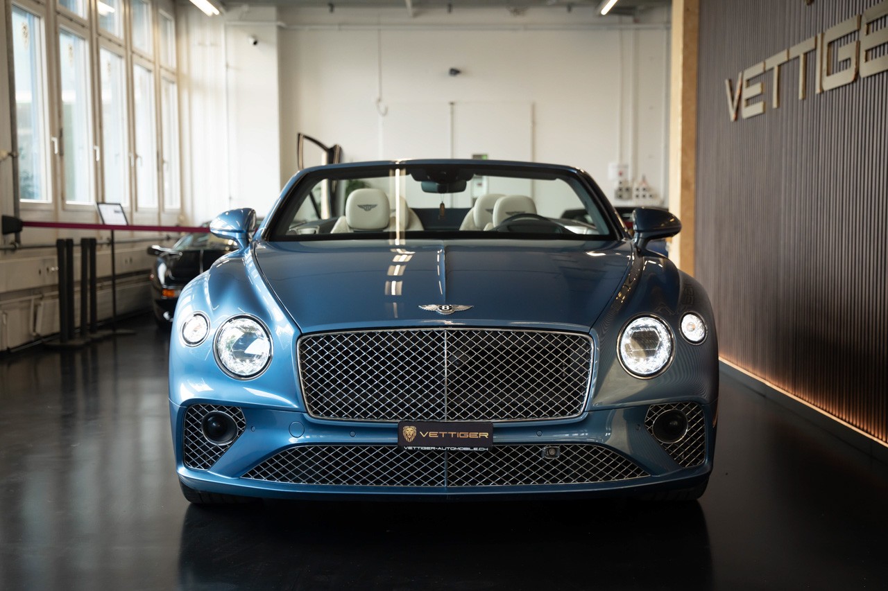 BENTLEY Continental GTC 6.0 W12-showroom-element-2