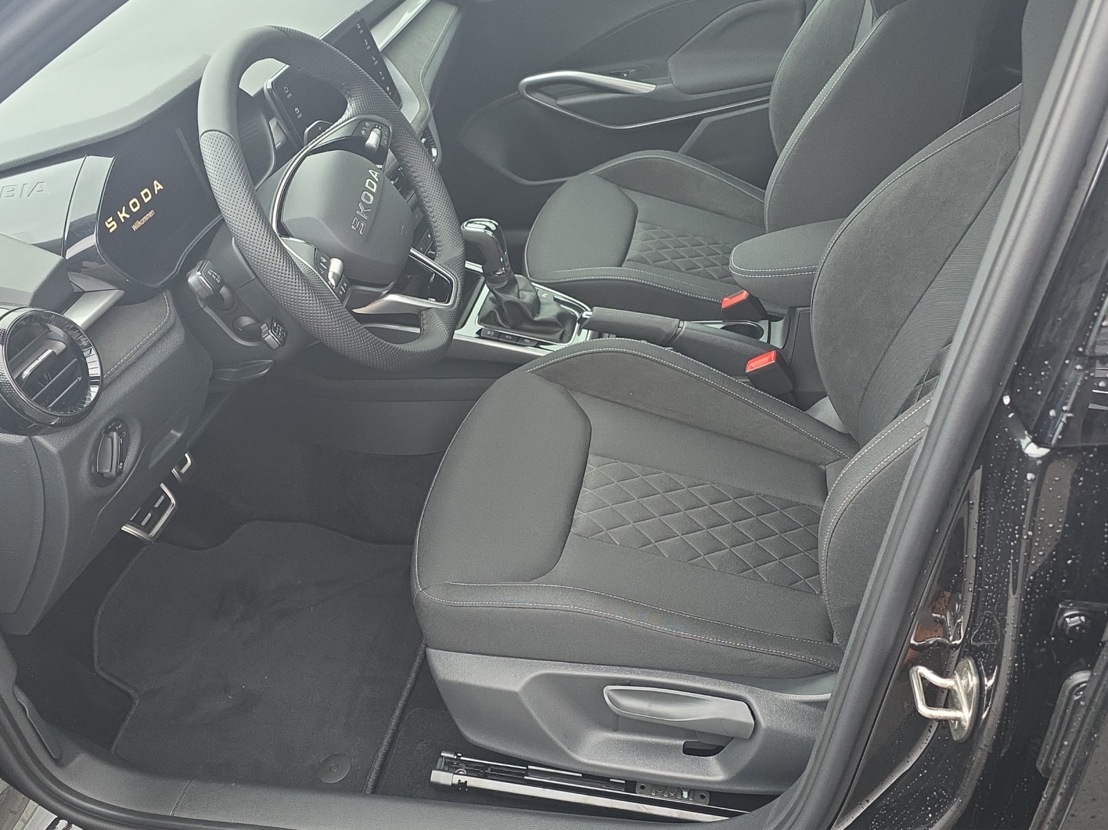 SKODA Fabia 1.0 TSI Dynamic DSG-showroom-element-3