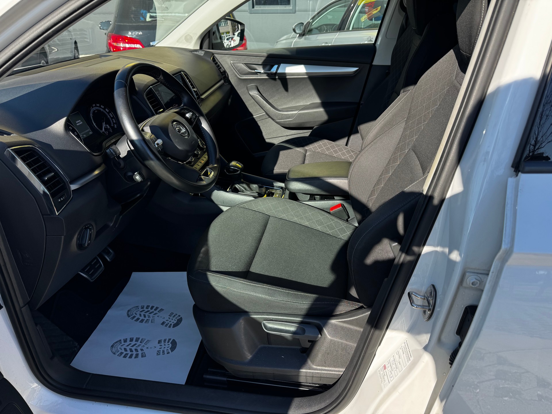 SKODA Karoq 2.0 TDI CR Ambition 4x4 DSG-image-9