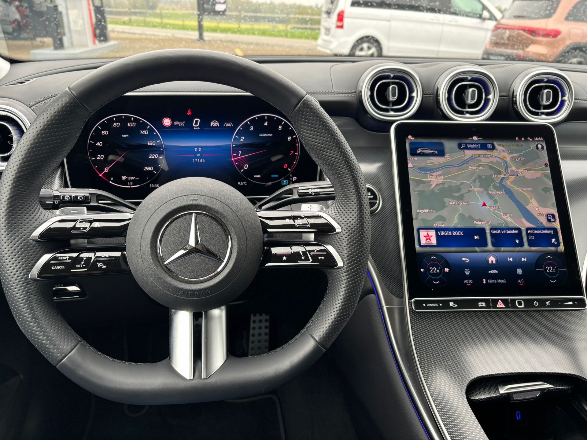 MERCEDES-BENZ GLC 200 AMG-Line 4Matic-image-10