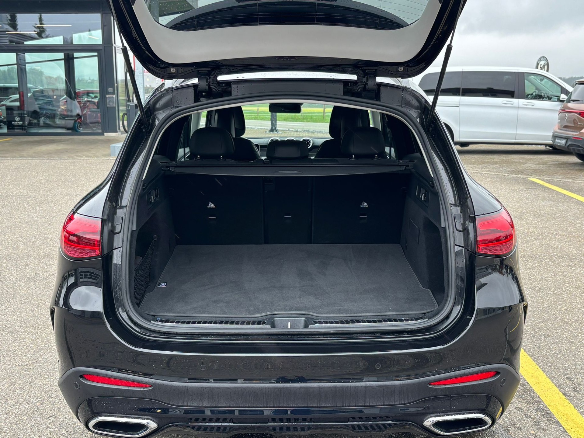 MERCEDES-BENZ GLC 200 AMG-Line 4Matic-image-13