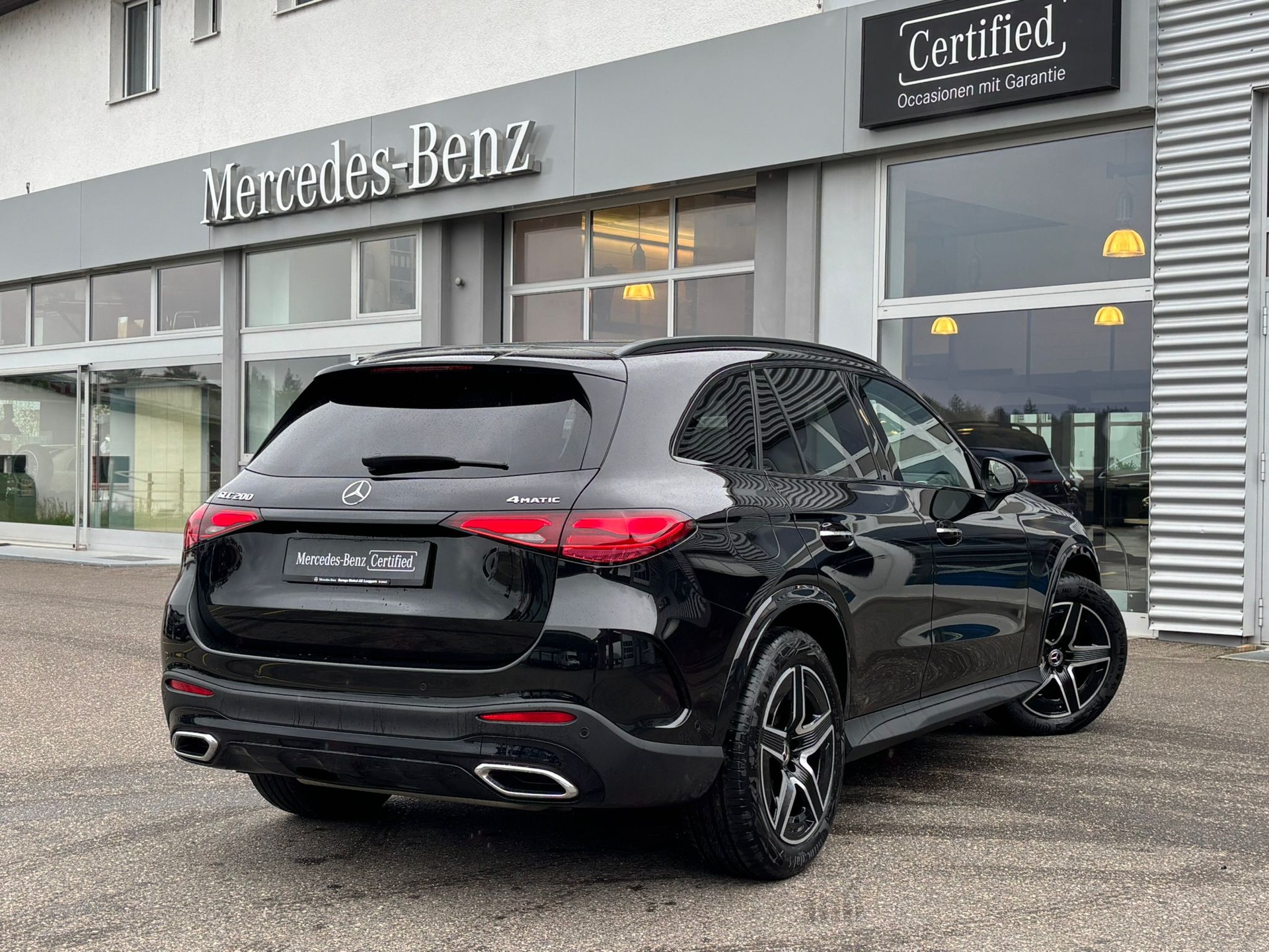 MERCEDES-BENZ GLC 200 AMG-Line 4Matic-image-3
