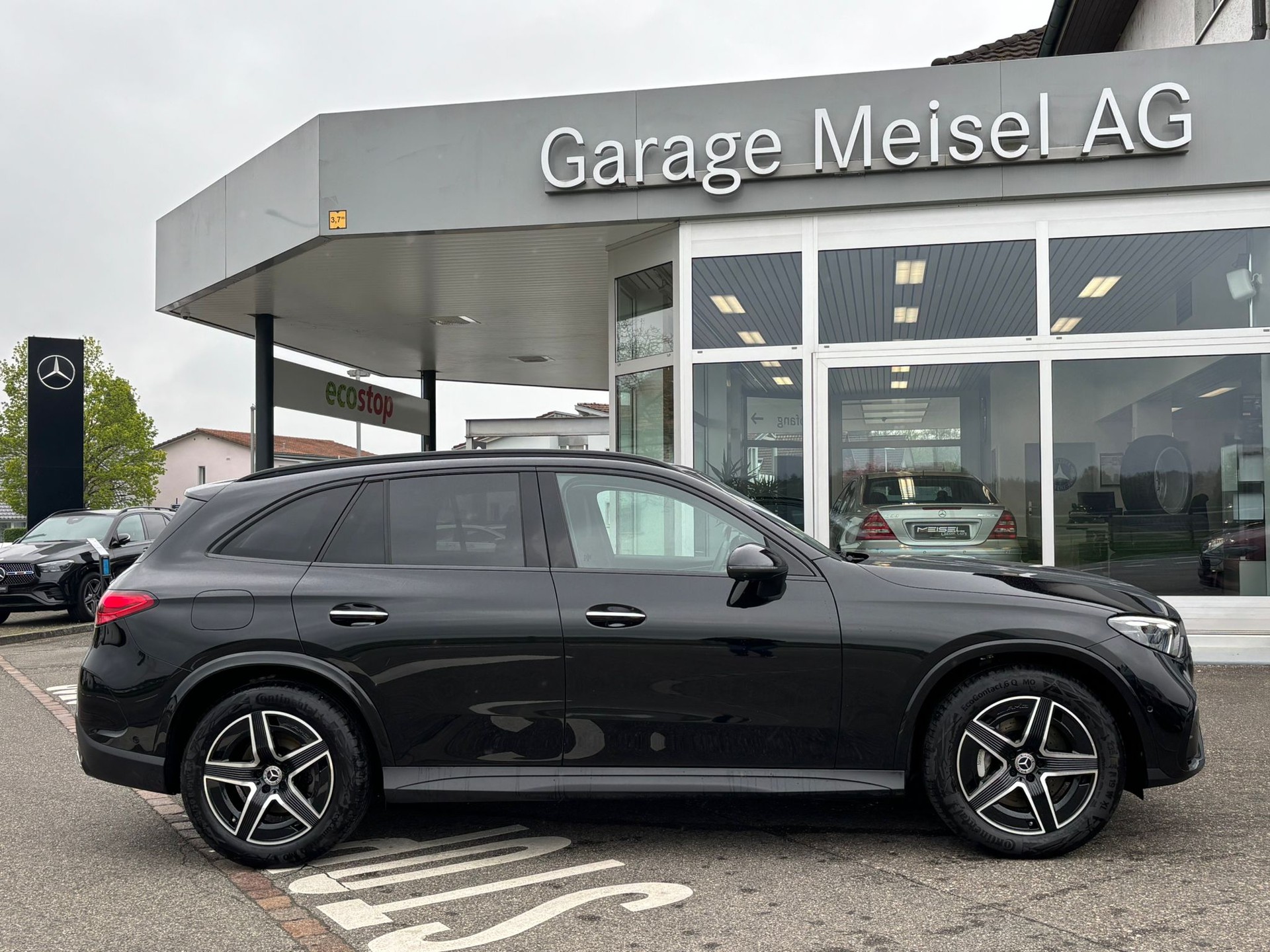 MERCEDES-BENZ GLC 200 AMG-Line 4Matic-image-4