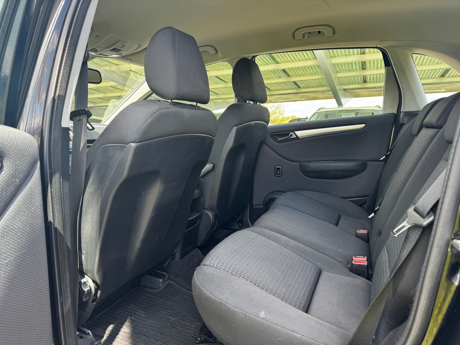 MERCEDES-BENZ B 180 CDI-image-10