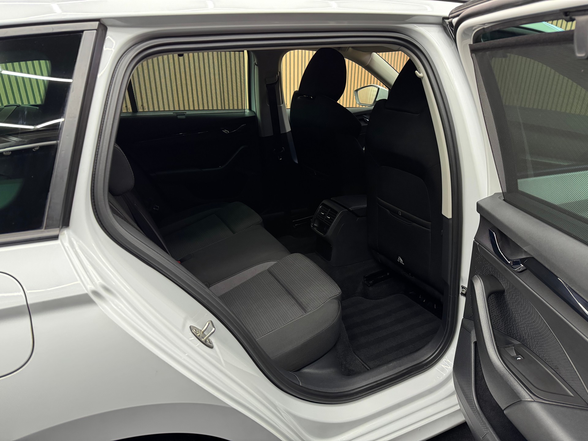 SKODA Octavia Combi 2.0 TDI 150 Ambition DSG | 1 Jahr Garantie | CH-Fahrzeug | *ab CHF 179.-/ Monat*-image-13
