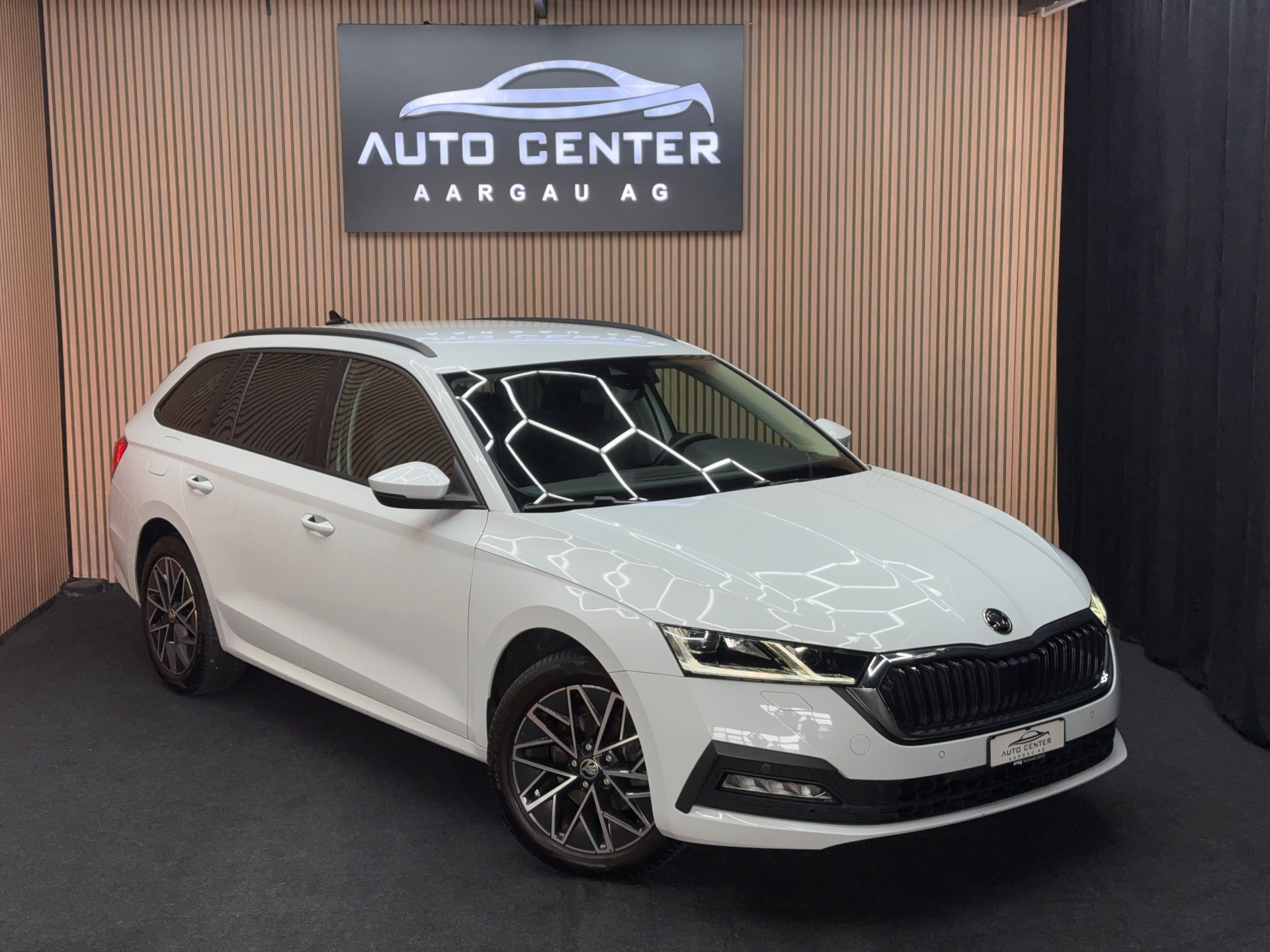 SKODA Octavia Combi 2.0 TDI 150 Ambition DSG | 1 Jahr Garantie | CH-Fahrzeug | *ab CHF 179.-/ Monat*
